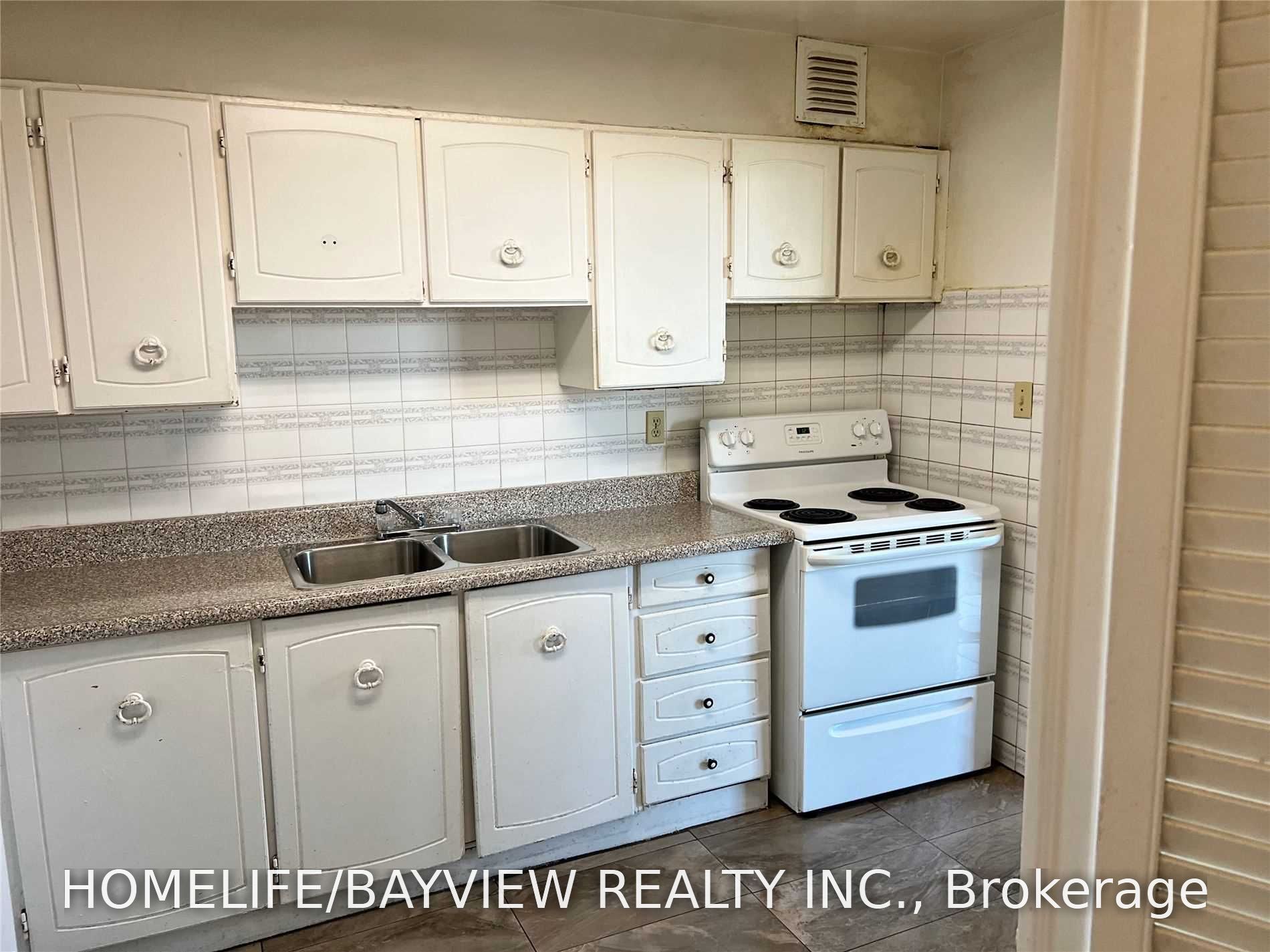 20 Edgecliff Golfway 1117, Toronto, ON M3C 3A4 photo 3
