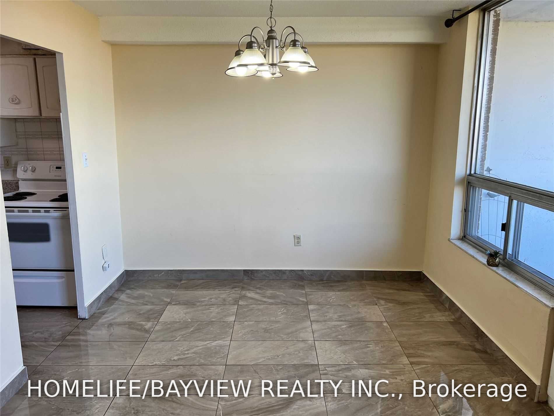 20 Edgecliff Golfway 1117, Toronto, ON M3C 3A4 photo 5