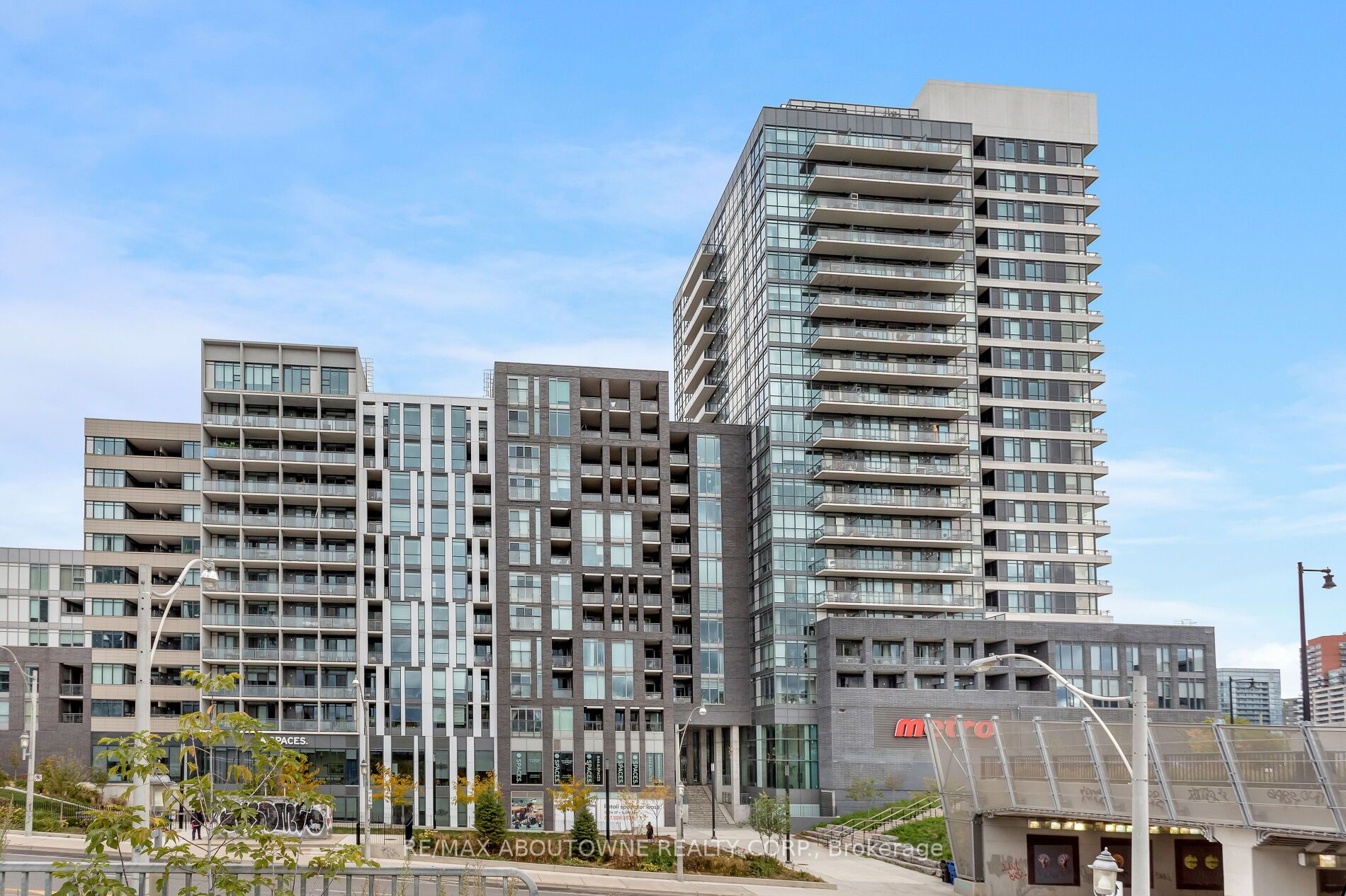 20 Minowan Miikan Lane 1804, Toronto, ON M6J 0E5 photo 3