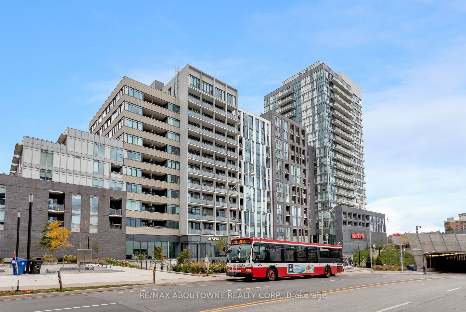 20 Minowan Miikan Lane 1804, Toronto, ON M6J 0E5 photo 5