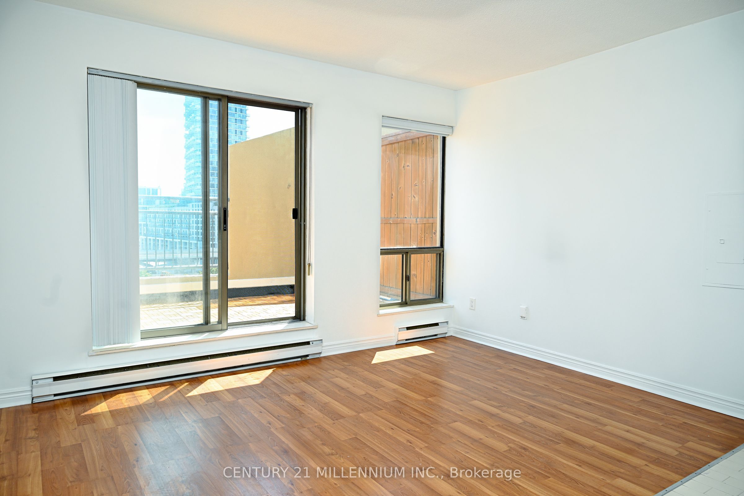 65 Scadding Avenue PH16, Toronto, ON M5A 4L1 photo 5