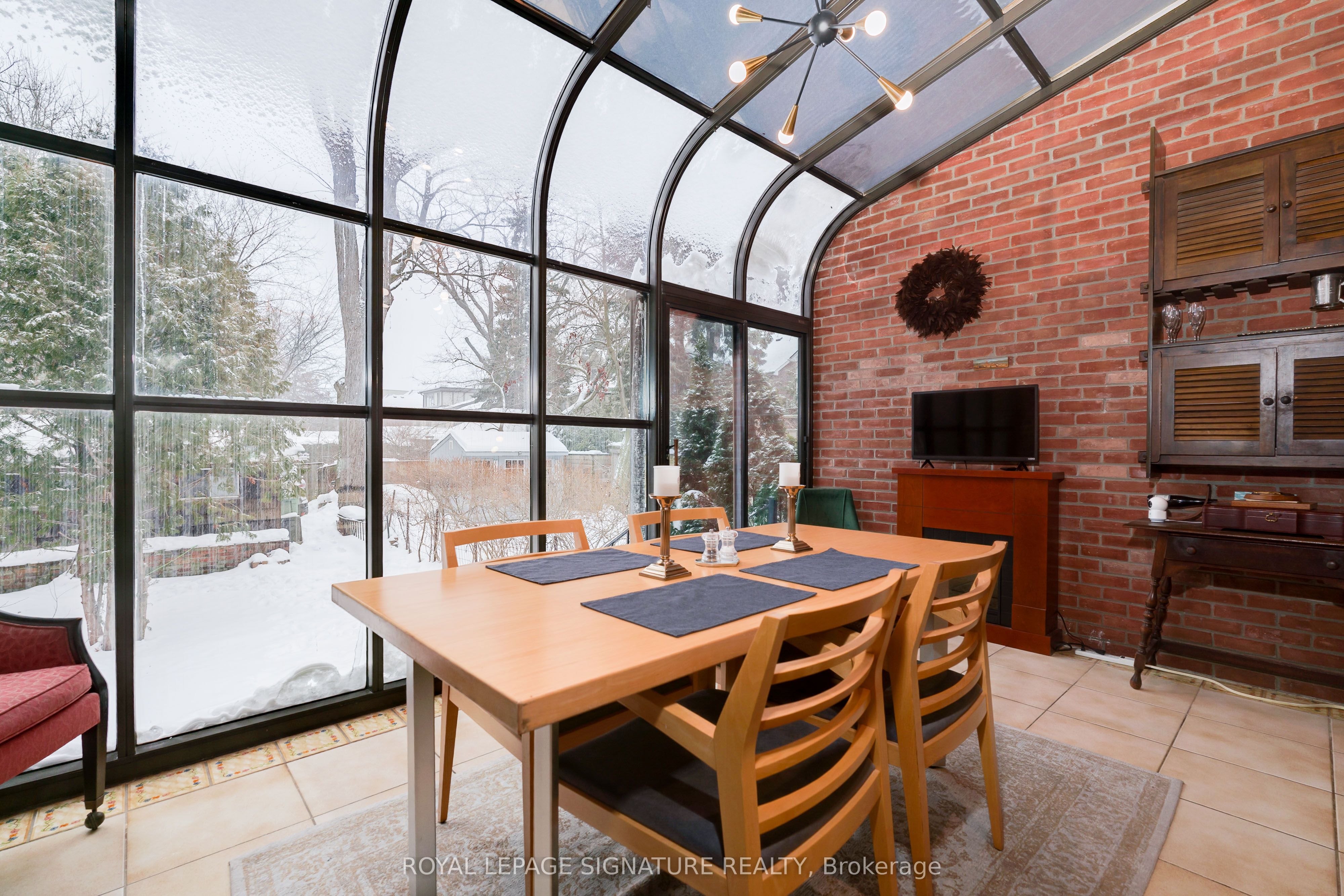 1089 Mt Pleasant Road, Toronto, ON M4P 2M7 photo 2