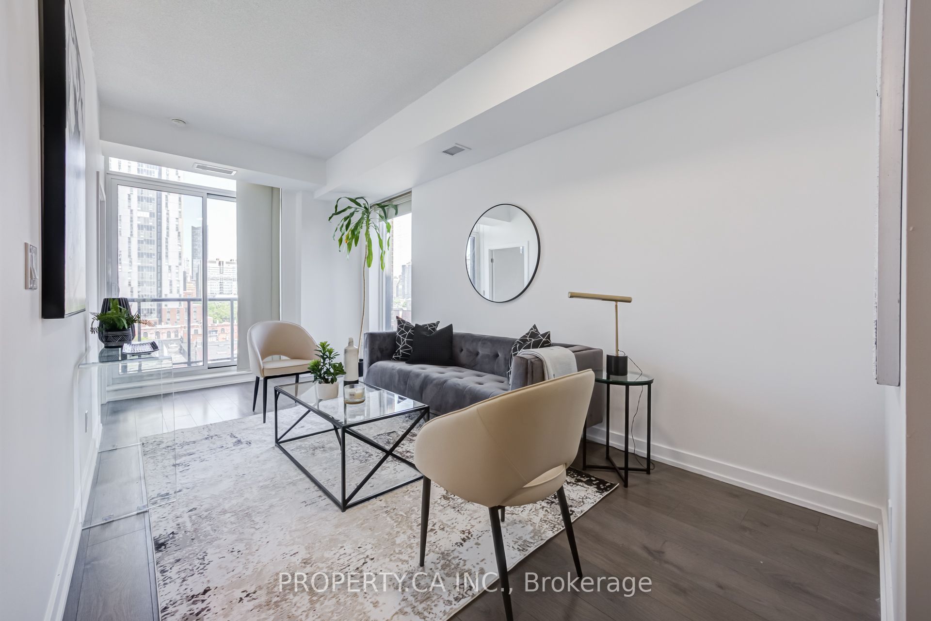 297 College Street 707, Toronto, ON M5T 0C2