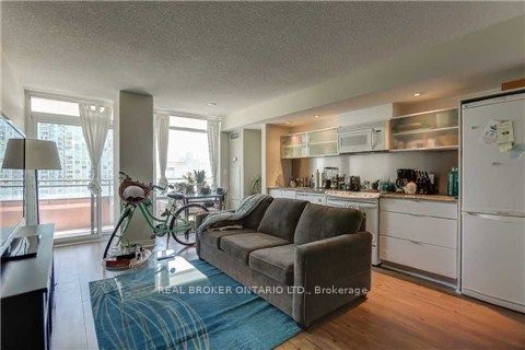 4K Spadina Avenue 1010, Toronto, ON M5V 3Y9 photo 5