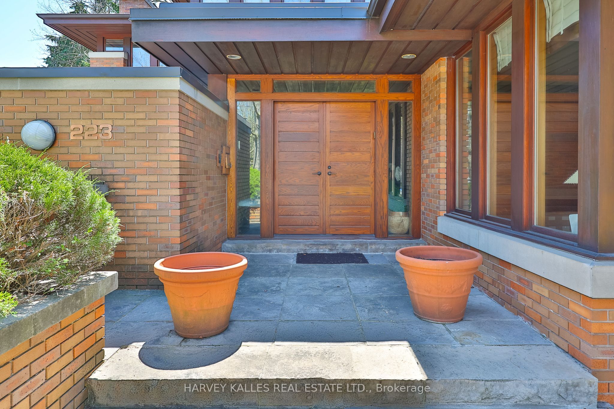 223 Hillhurst Boulevard, Toronto, ON M5N 1P3 photo 2
