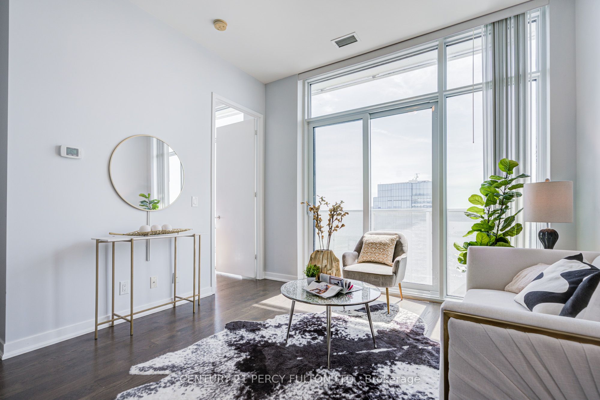 100 Harbour Street 6901, Toronto, ON M5J 0B5 photo 5