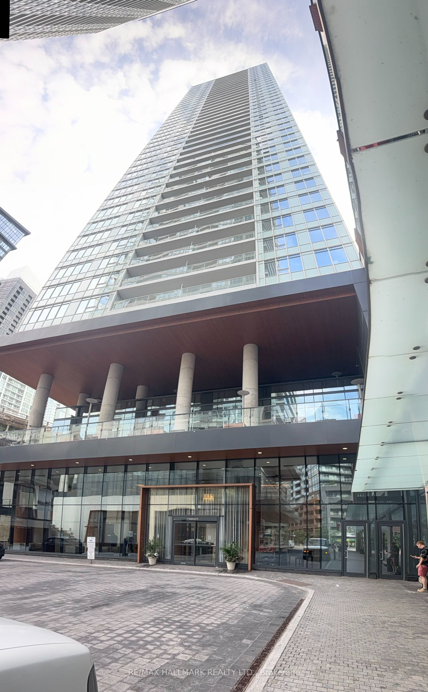 17 Bathurst Street 3206, Toronto, ON M5V 0N1 photo 2