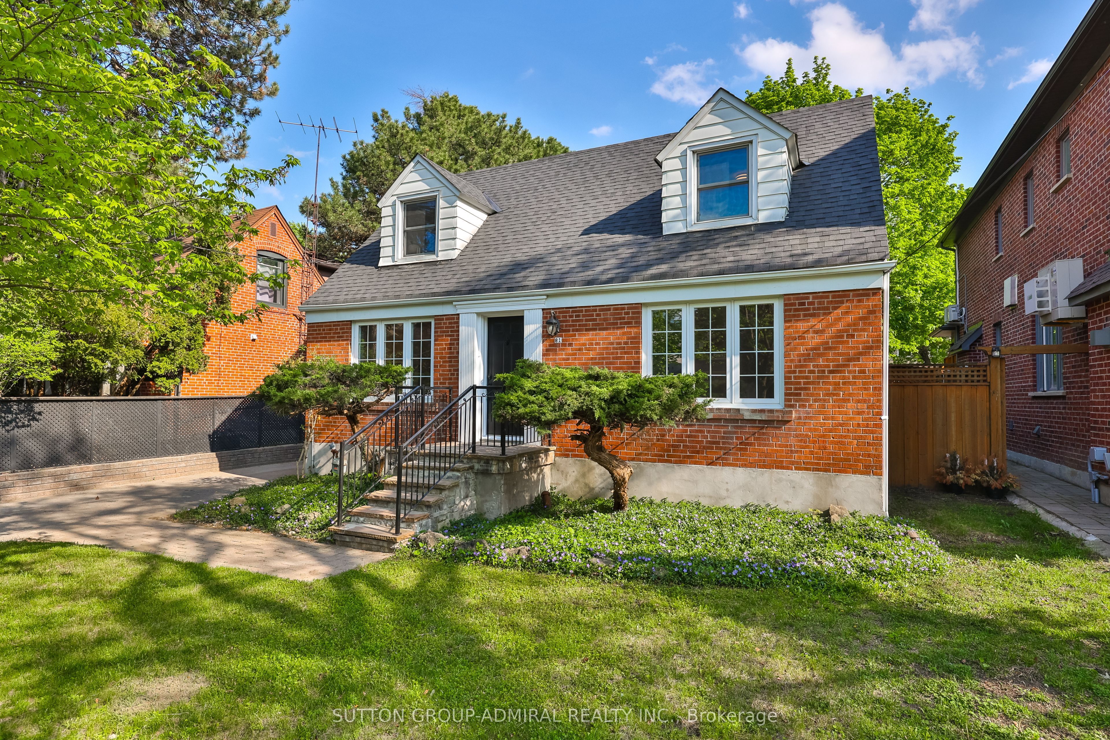 81 Yorkview Drive, Toronto, ON M2R 1J9 photo 3