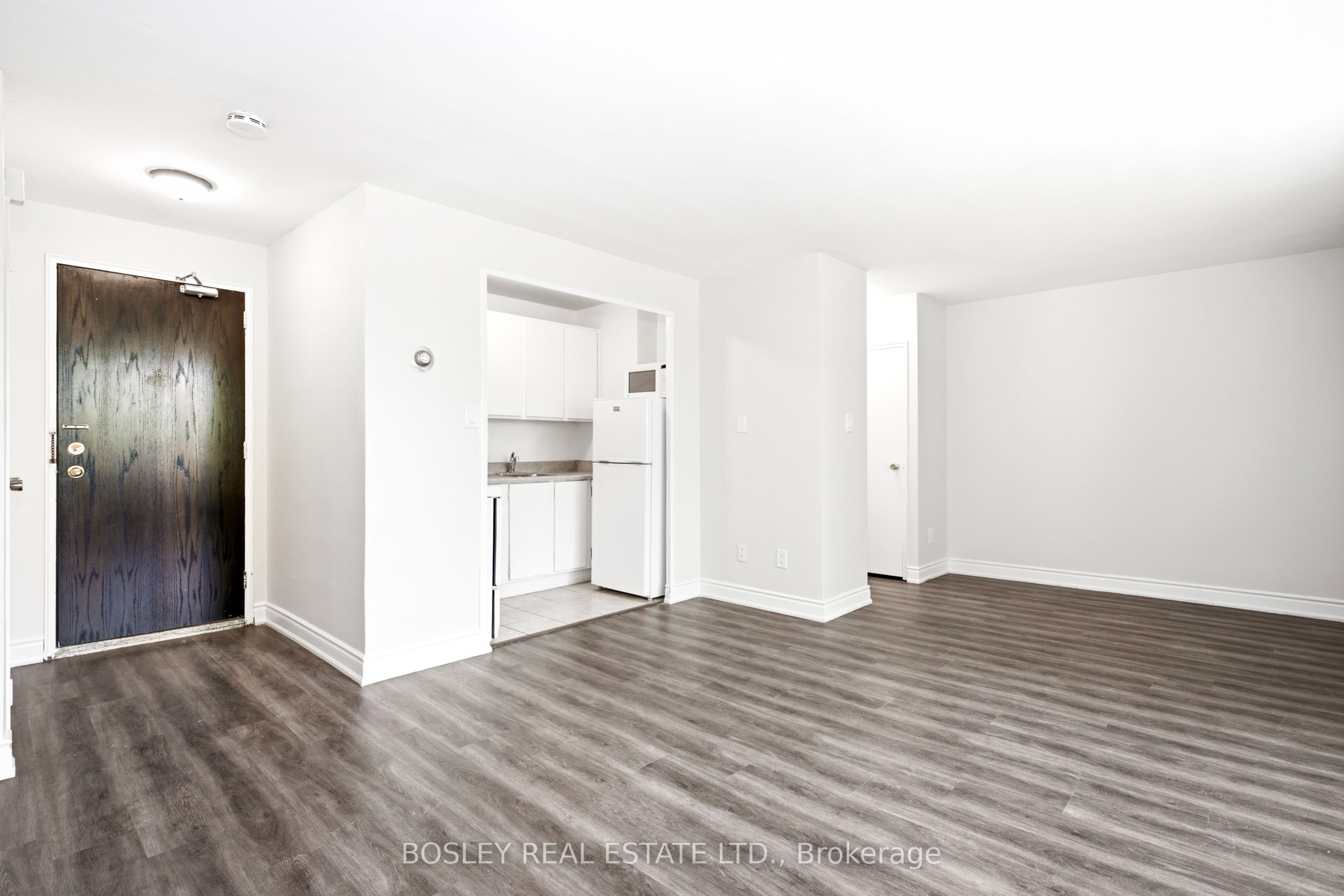 85 Lawton Boulevard 403, Toronto, ON M4V 1Z7 photo 4