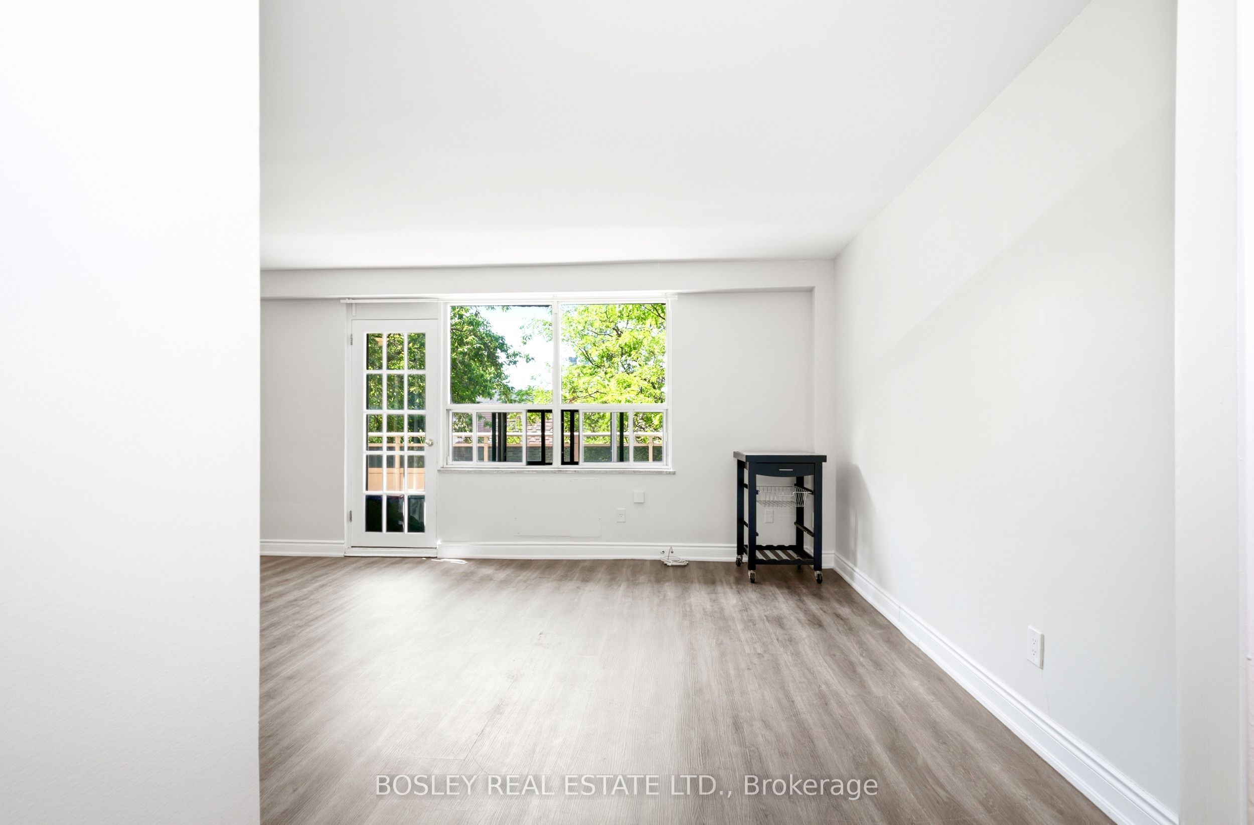 85 Lawton Boulevard 403, Toronto, ON M4V 1Z7 photo 5
