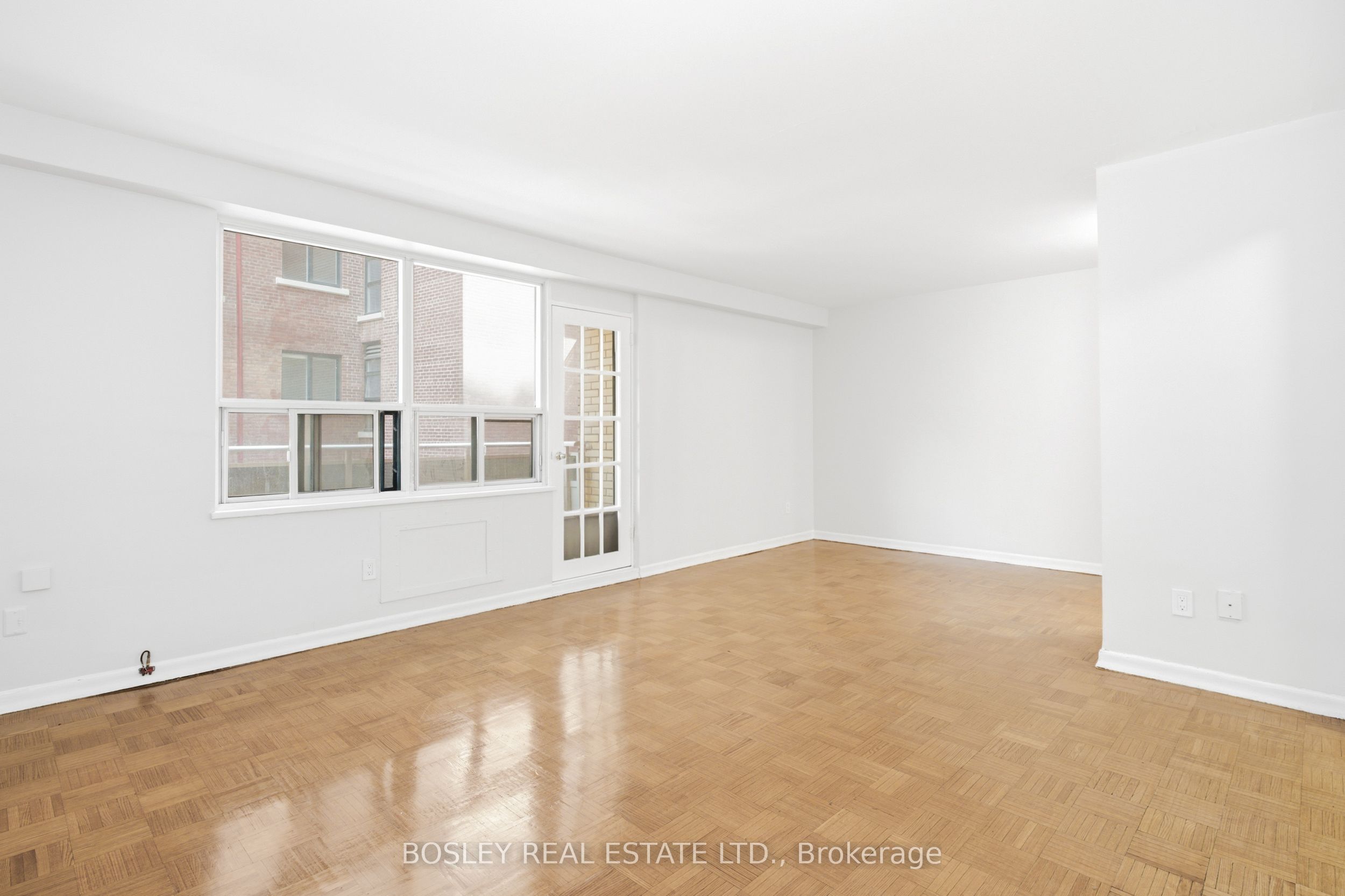 85 Lawton Boulevard 304, Toronto, ON M4V 1Z7 photo 3