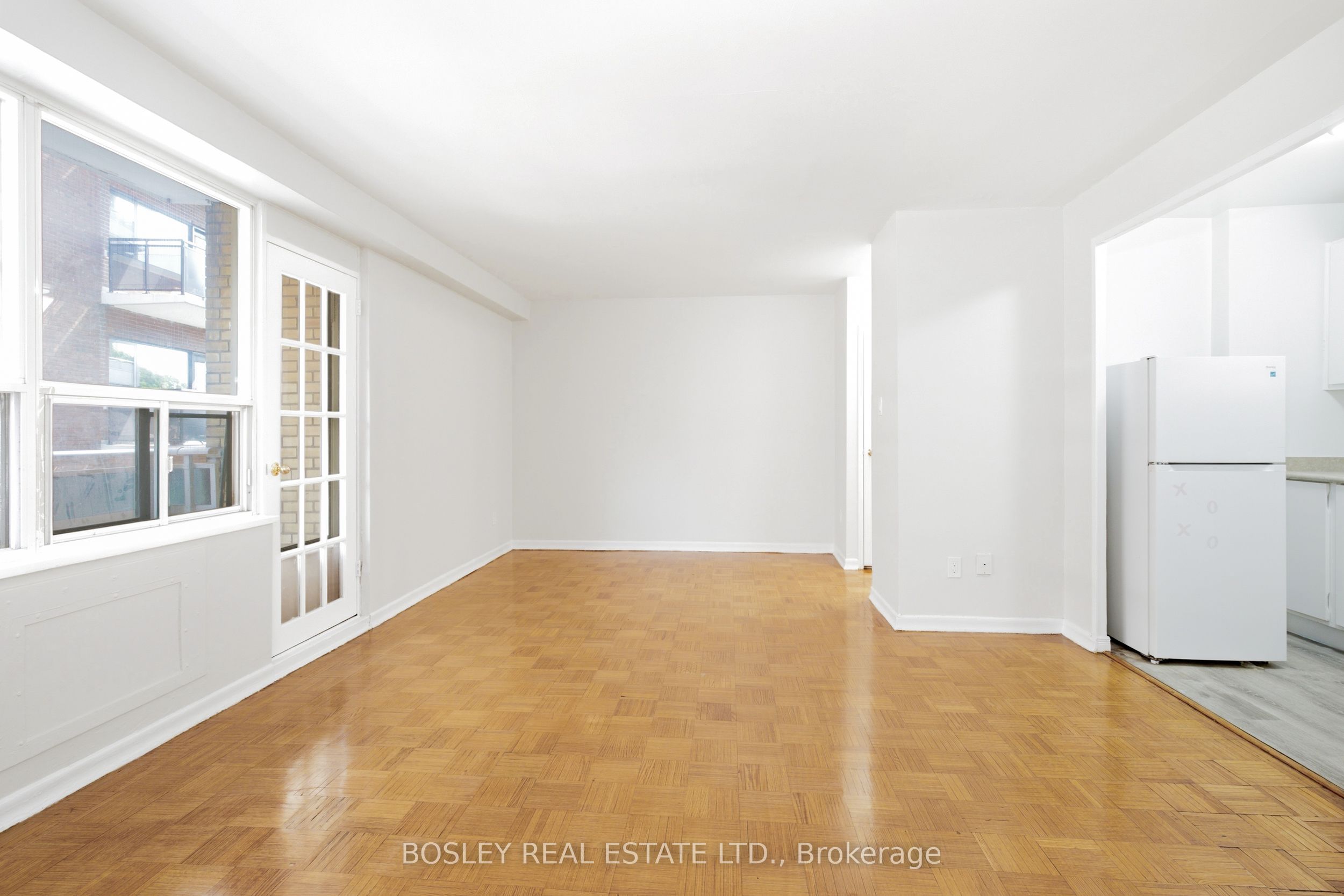 85 Lawton Boulevard 304, Toronto, ON M4V 1Z7 photo 4