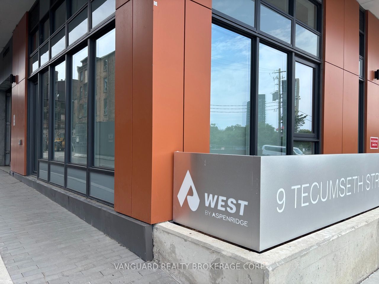 9 Tecumseth Street 612, Toronto, ON M5V 0S5 photo 5