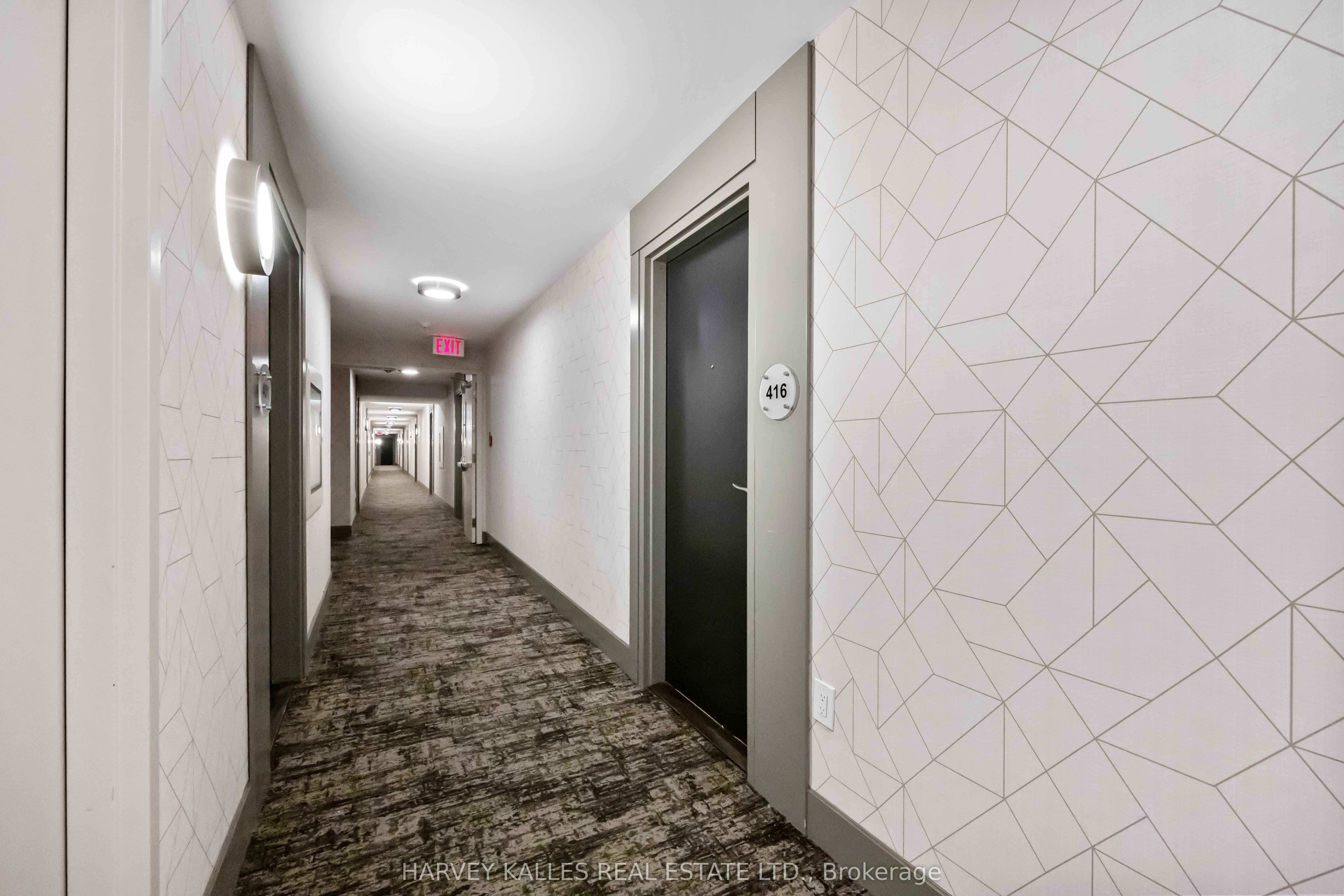 18 Beverley Street 416, Toronto, ON M5T 3L2 photo 5