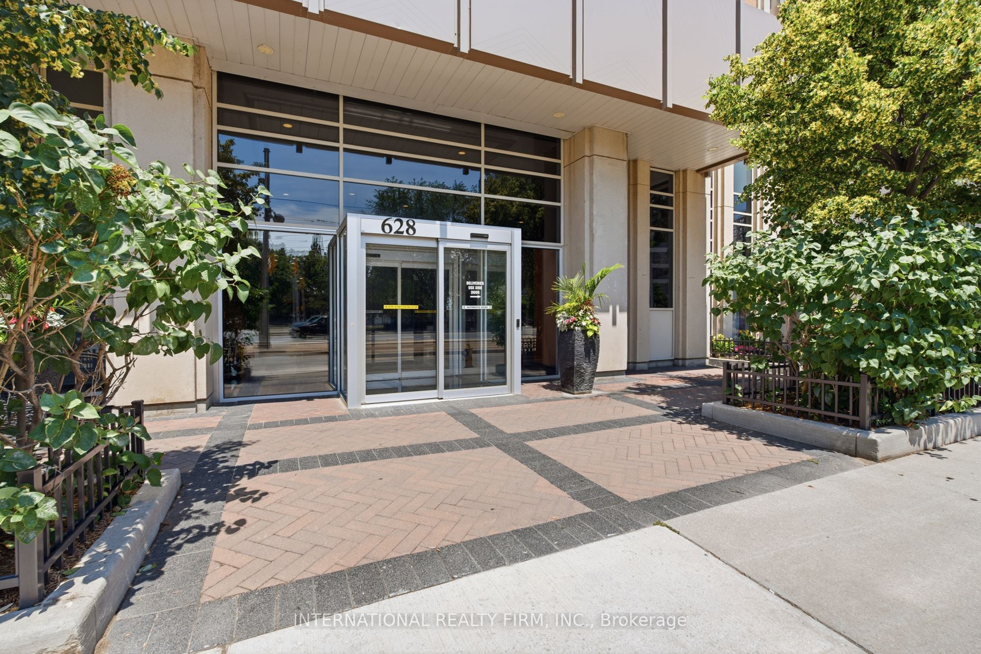 628 Fleet Street 711, Toronto, ON M5V 1A8 photo 2