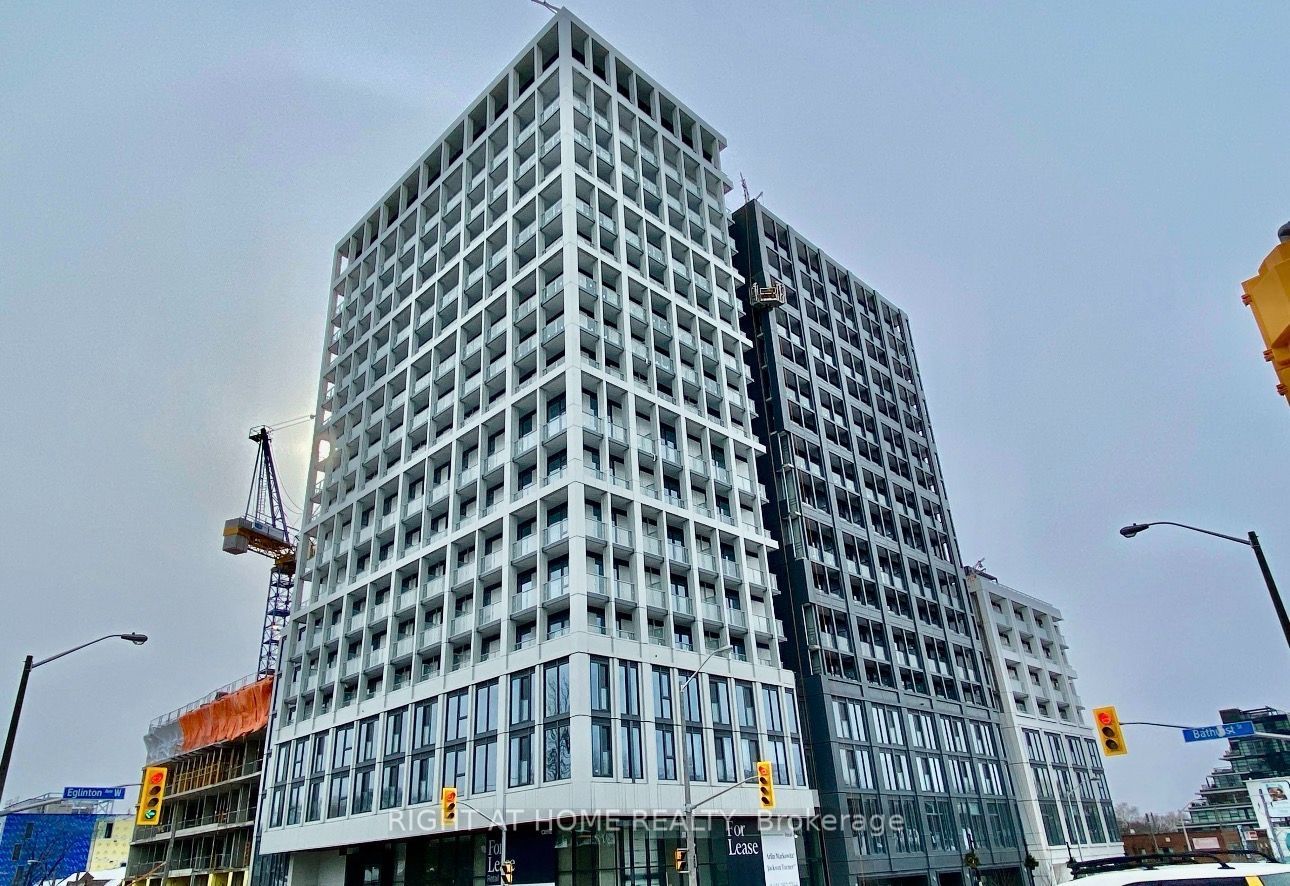 2020 Bathurst Street 812, Toronto, ON M5P 0A6 photo 2