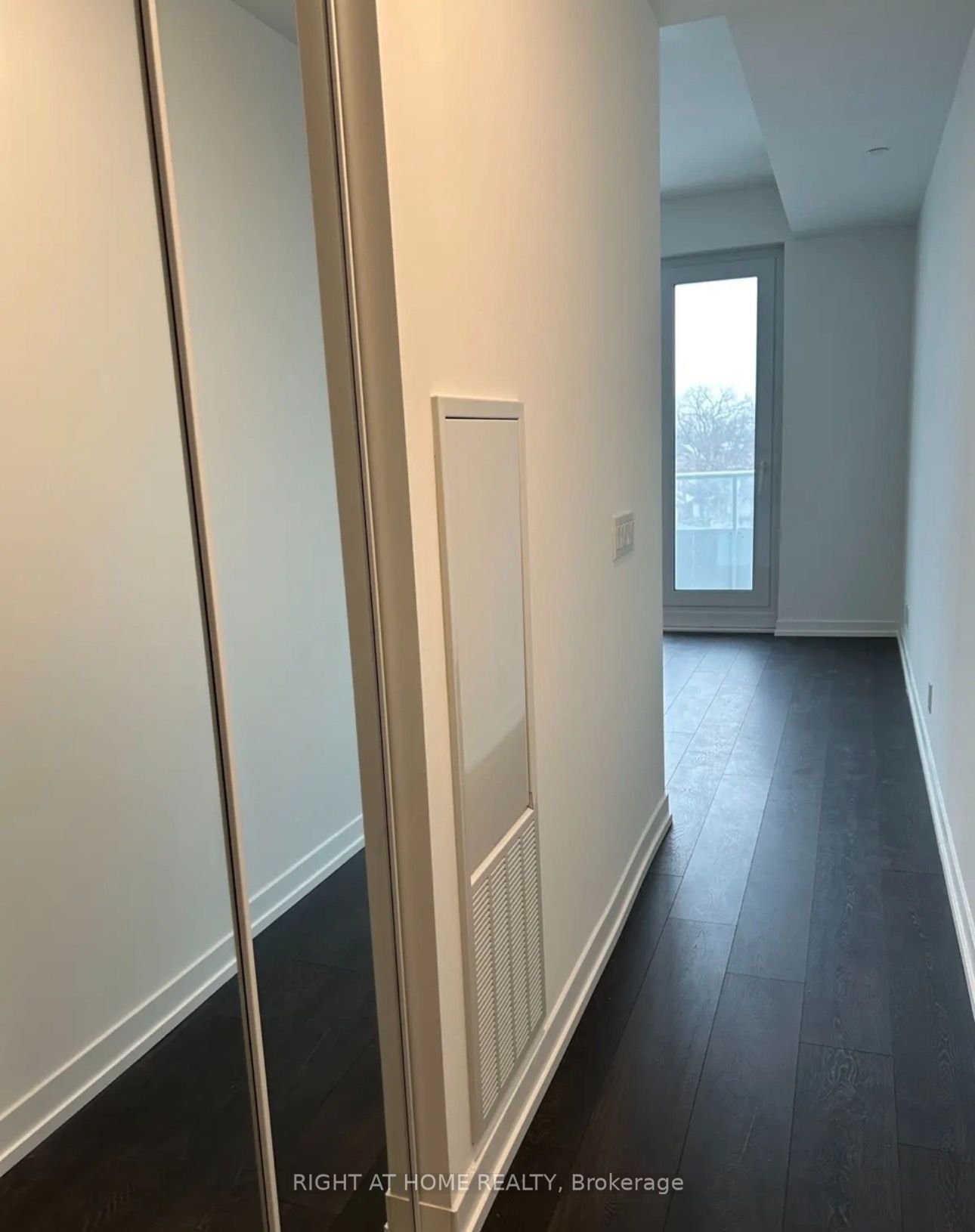 2020 Bathurst Street 812, Toronto, ON M5P 0A6 photo 4