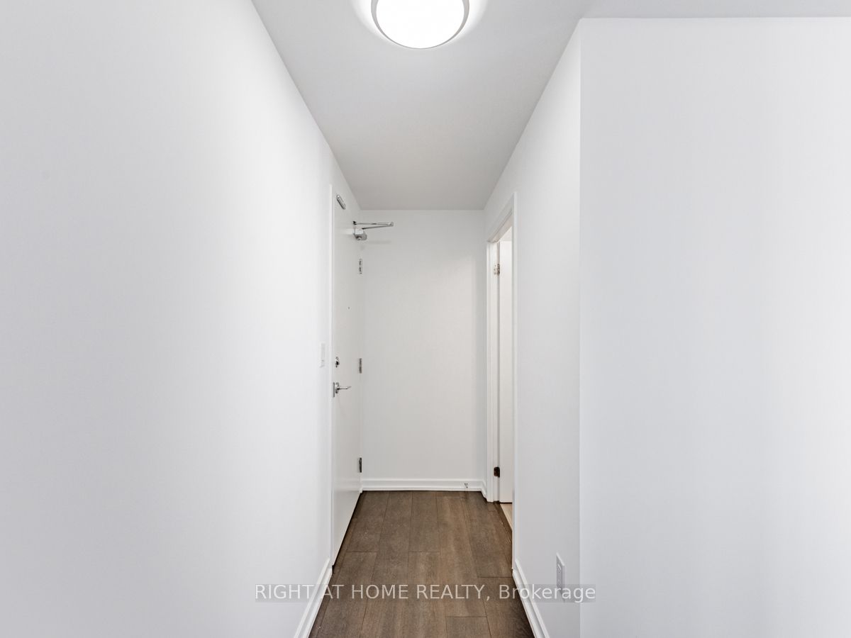 66 Forest Manor Road 1302, Toronto, ON M2J 0B7 photo 2