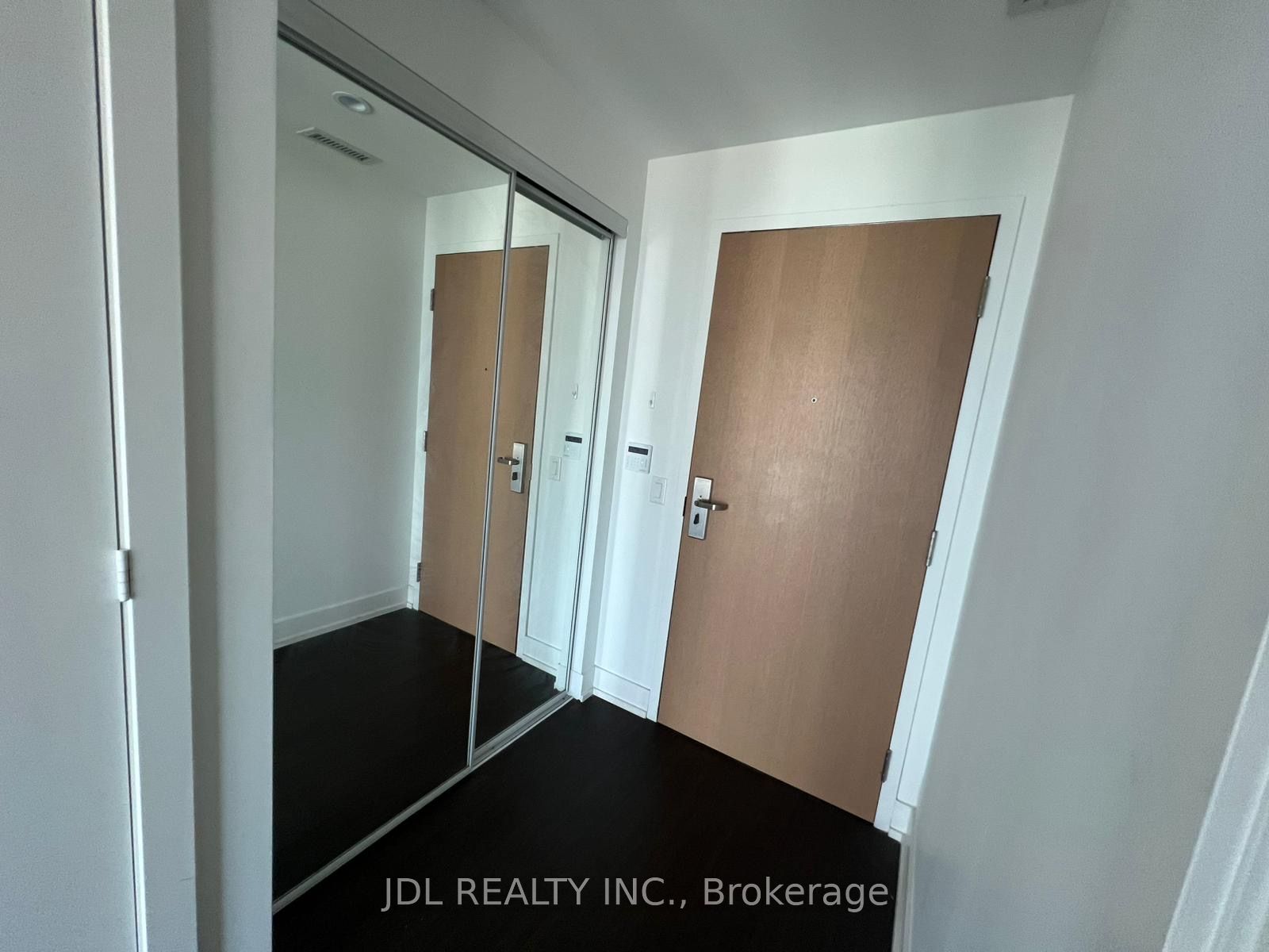 7 Grenville Street 5008, Toronto, ON M4Y 0E9