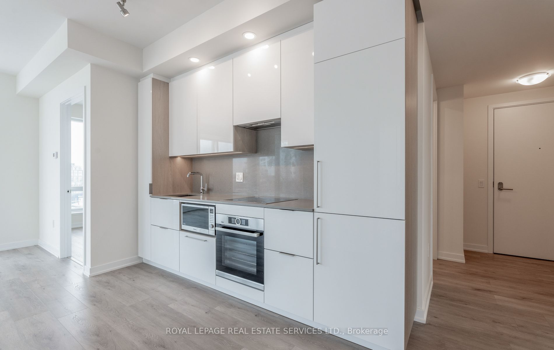 28 Freeland Street 1307, Toronto, ON M5E 0E3 photo 2
