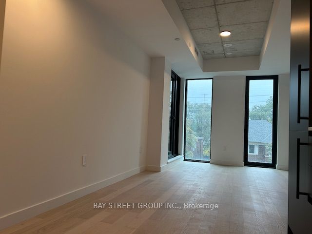 1720 Bayview Avenue 225, Toronto, ON M4G 3C4 photo 2