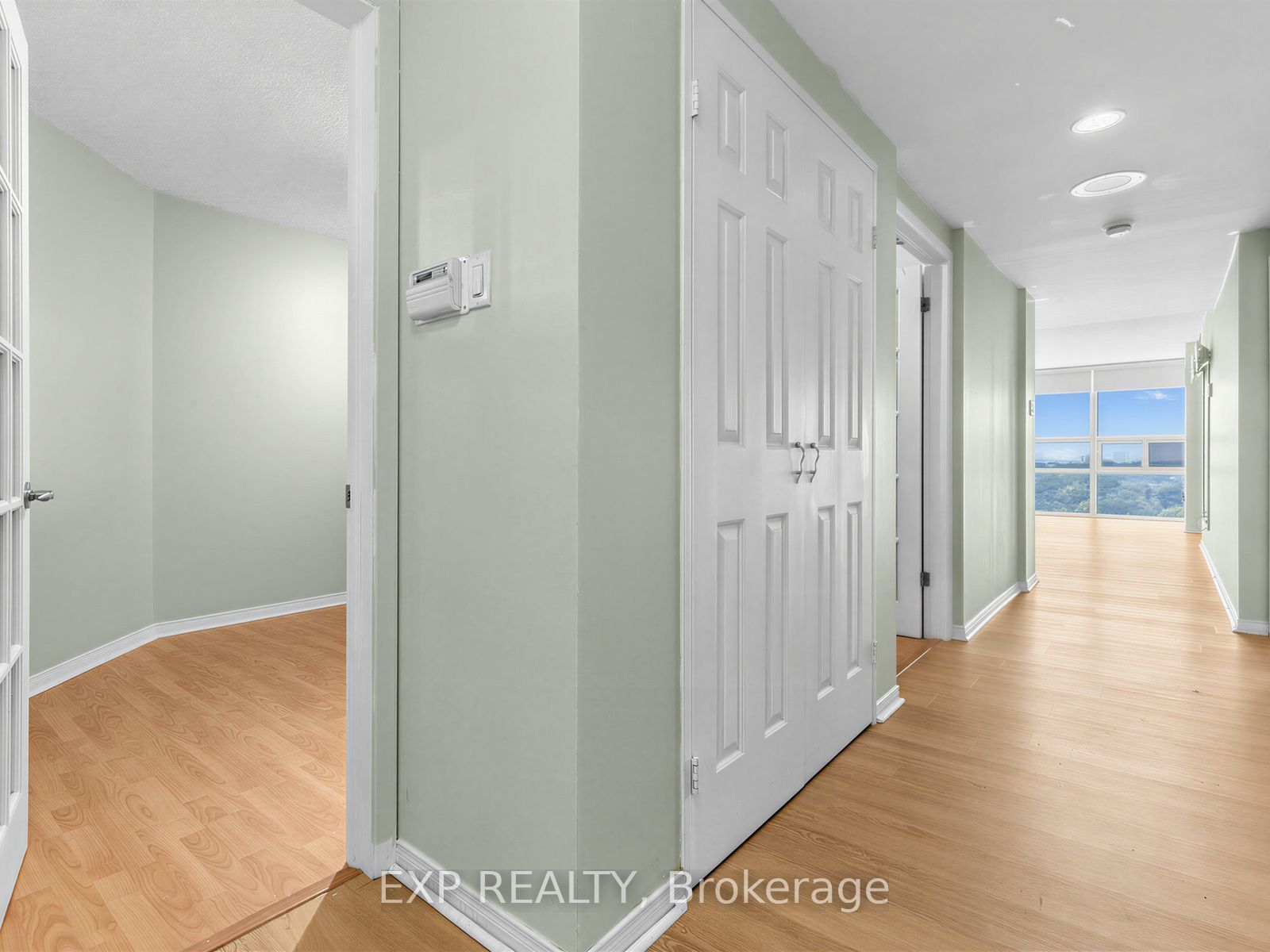 131 Beecroft Road 1902, Toronto, ON M2N 6G9 photo 4