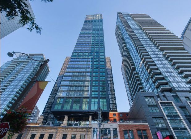 327 King Street W 805, Toronto, ON M5V 0W7 photo 2