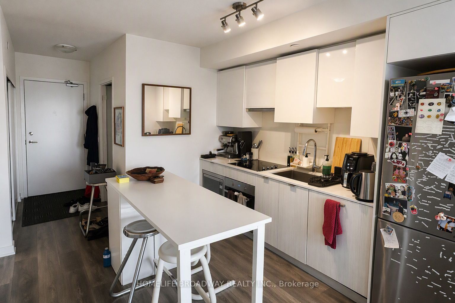 195 Redpath Avenue 2408, Toronto, ON M4P 0E4 photo 3