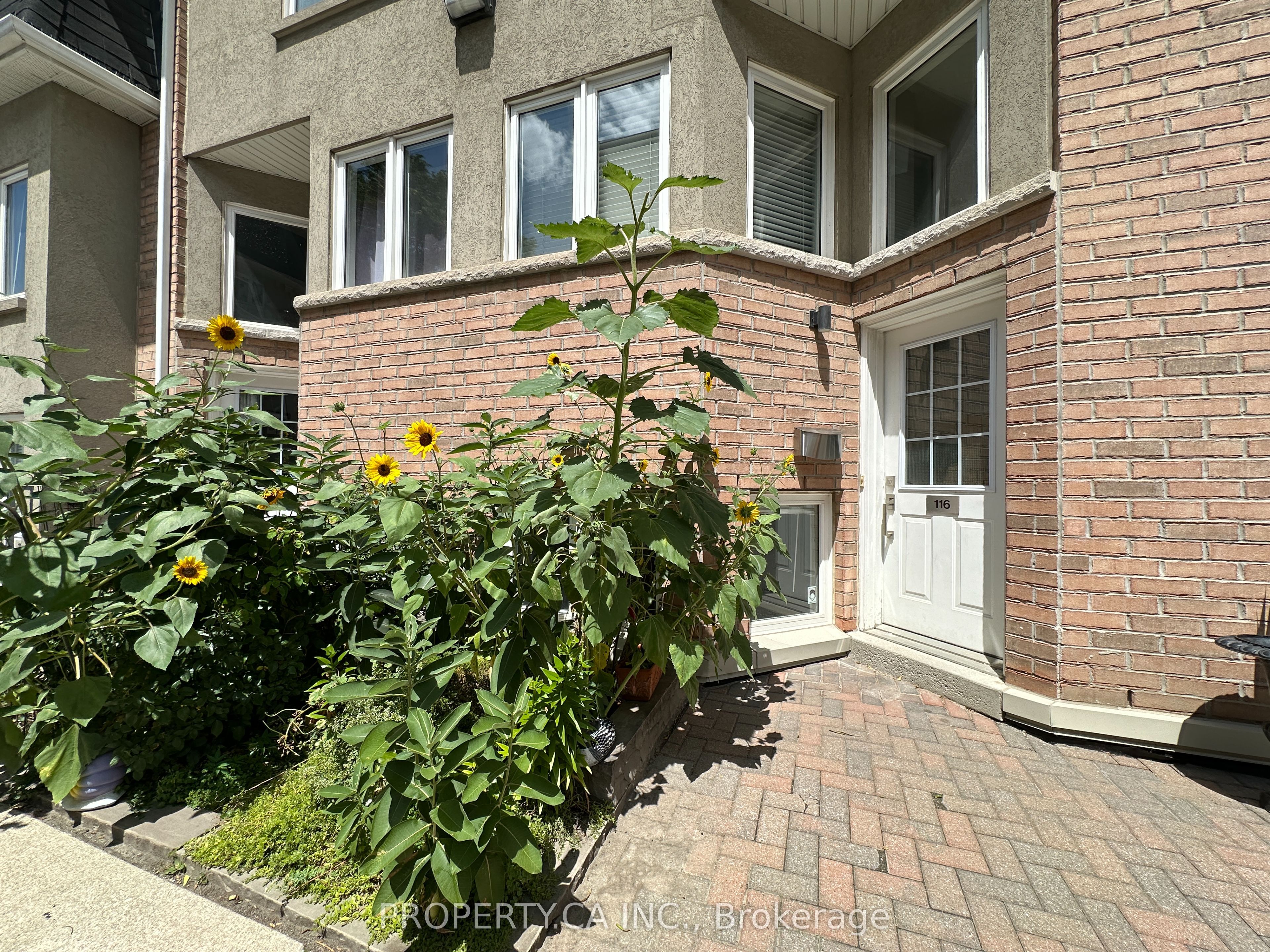 40 Merchant Lane 116, Toronto, ON M6P 4J7 photo 2