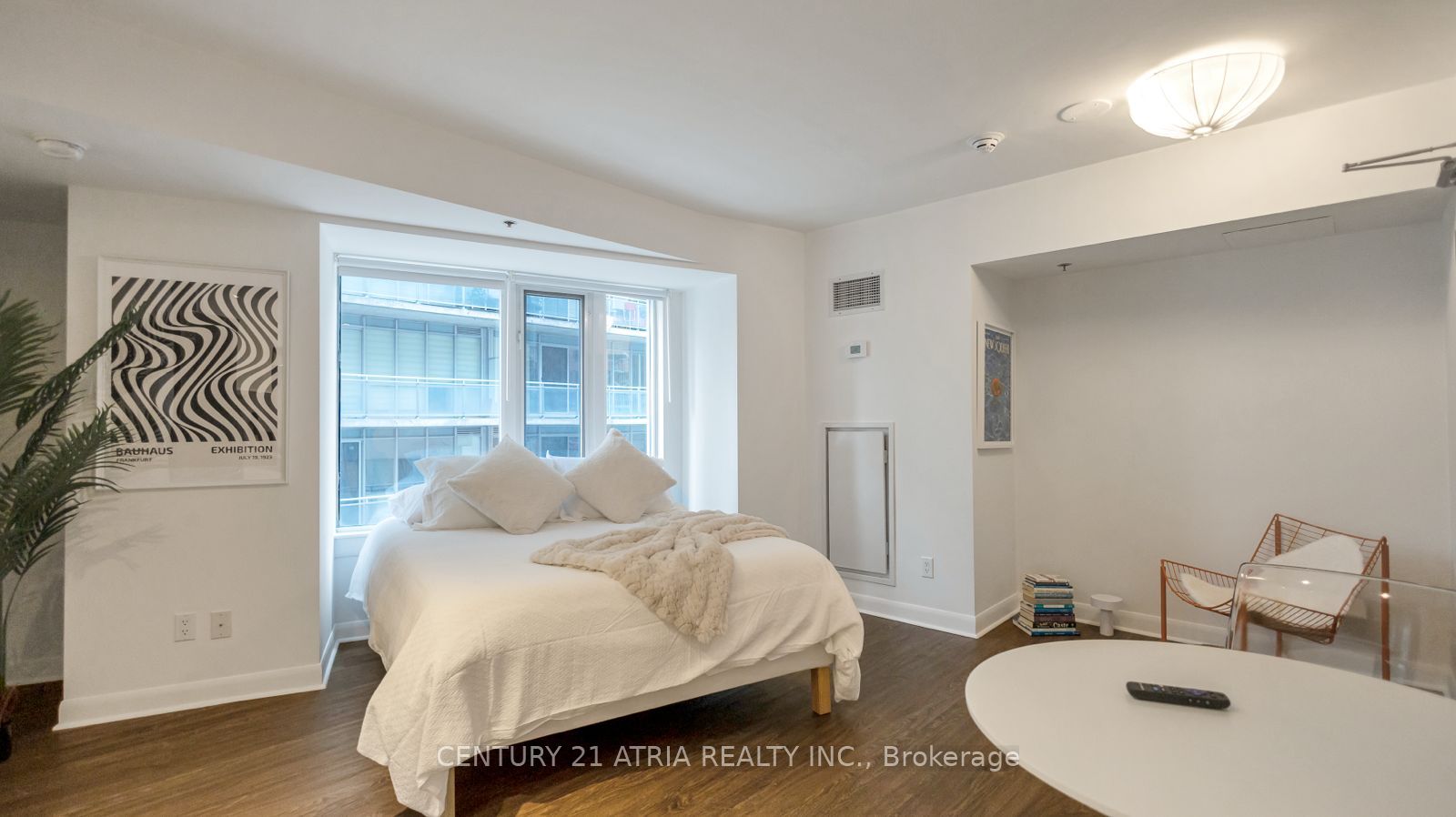 210 Victoria Street 807, Toronto, ON M5B 2R3 photo 3
