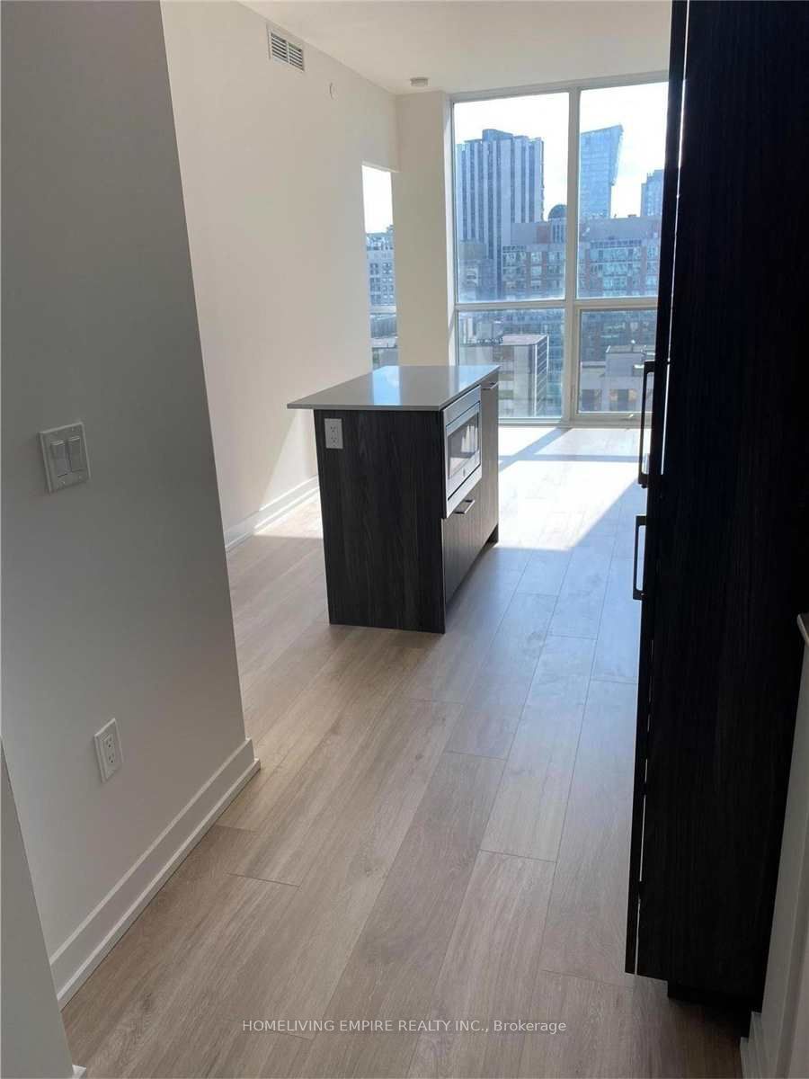 1 Yorkville Avenue 1504, Toronto, ON M4W 1L1 photo 4