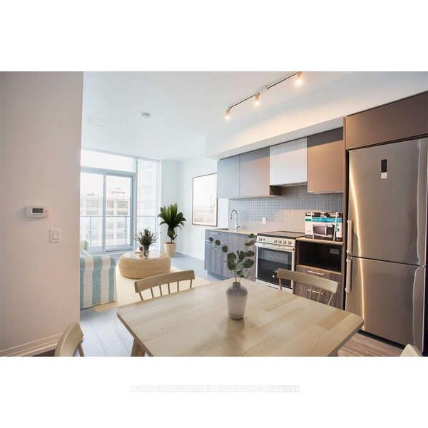 251 Jarvis Street 1912, Toronto, ON M5B 0C3 photo 5