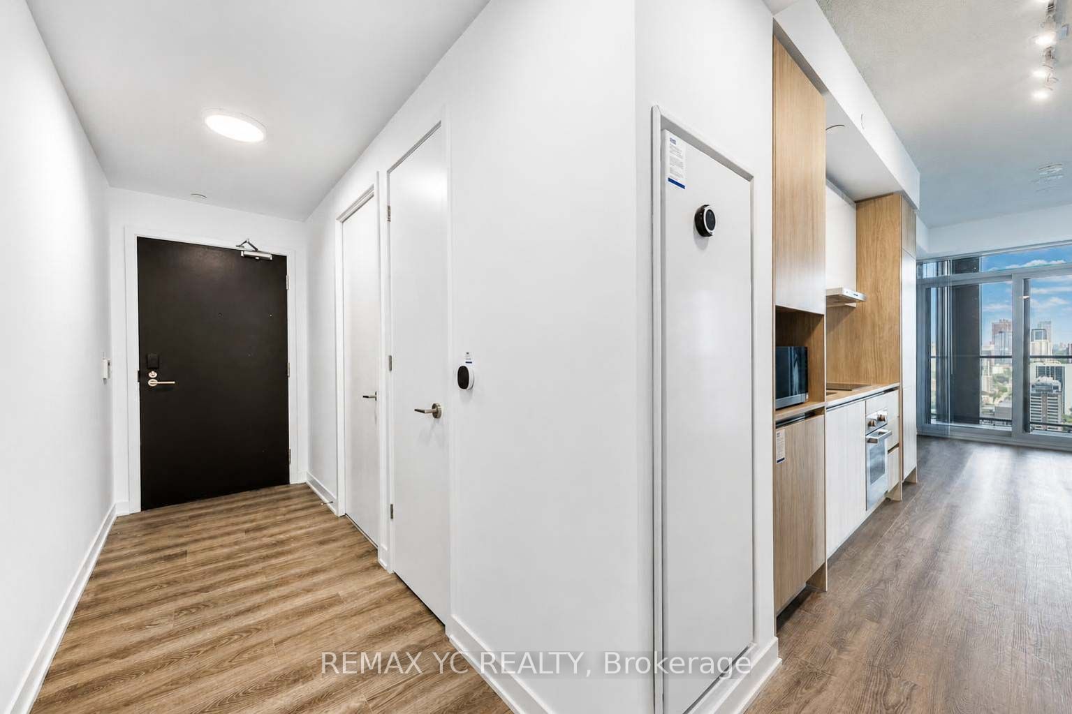 180 Front Street E 3303, Toronto, ON M5A 0A9 photo 4