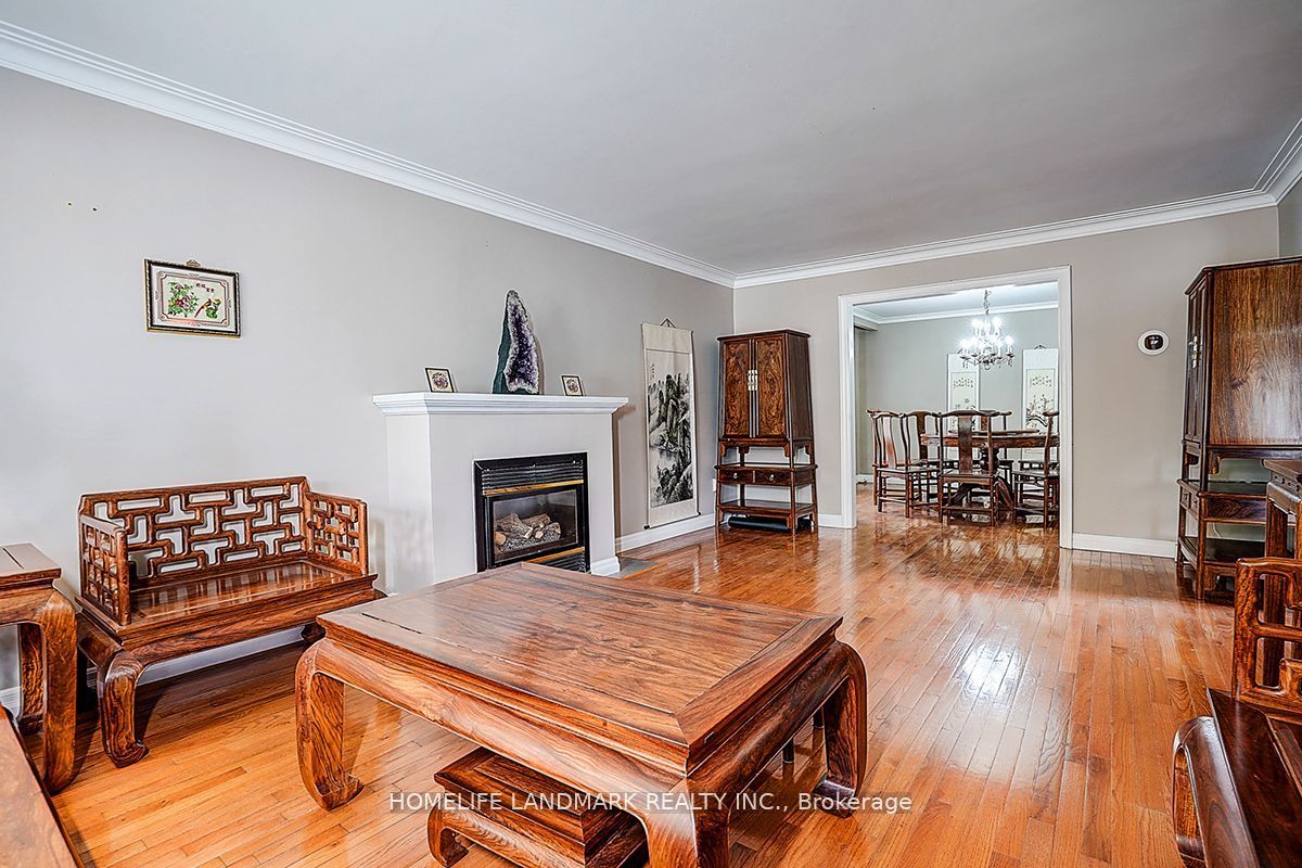 19 Stubbs Drive, Toronto, ON M2L 2R2 photo 5