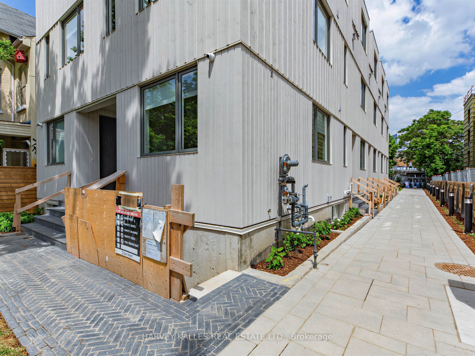 45 Bellevue Avenue 1a, Toronto, ON M5T 2N5 photo 4