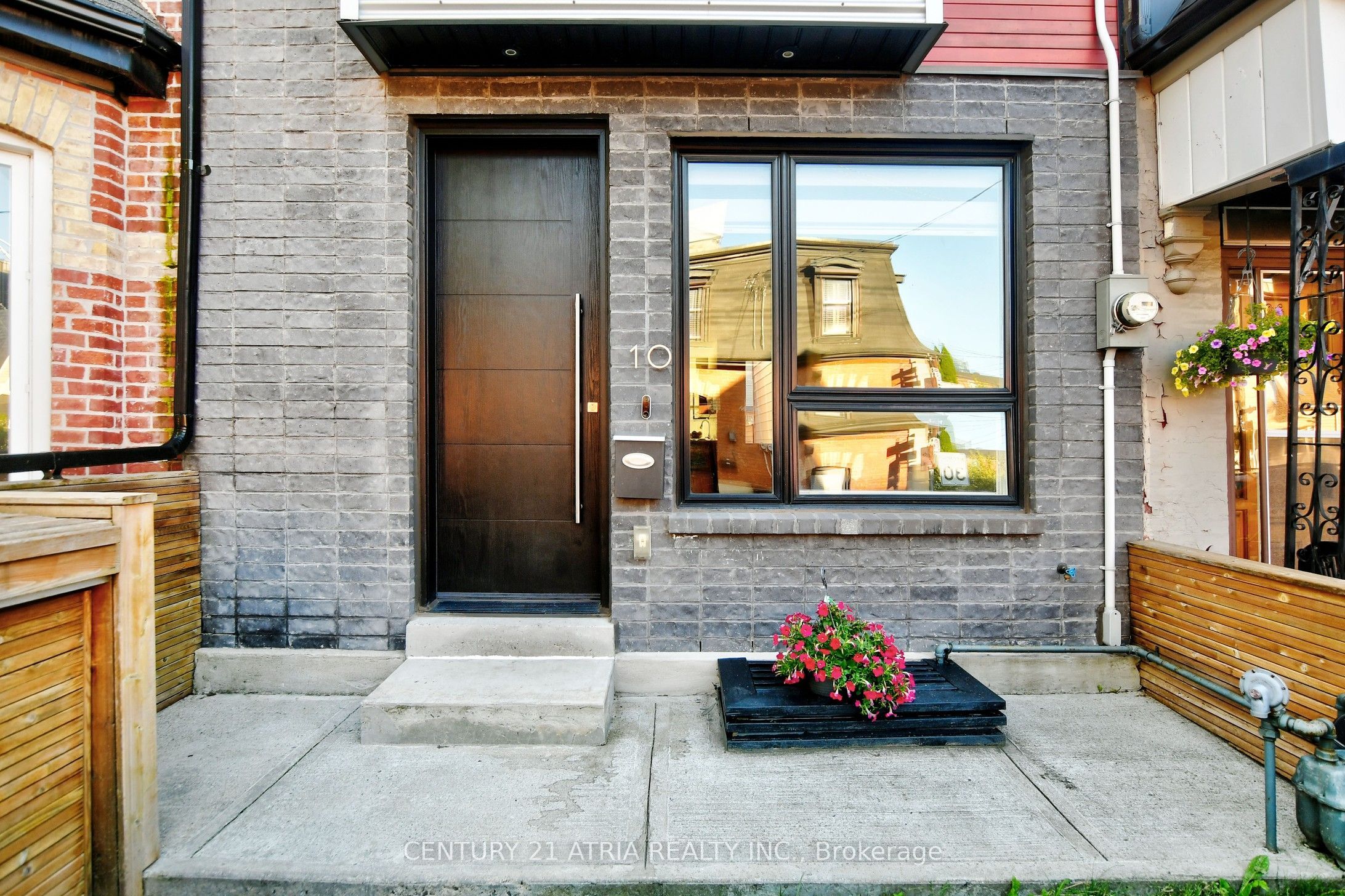 10 Palmerston Avenue, Toronto, ON M6J 2H7 photo 4
