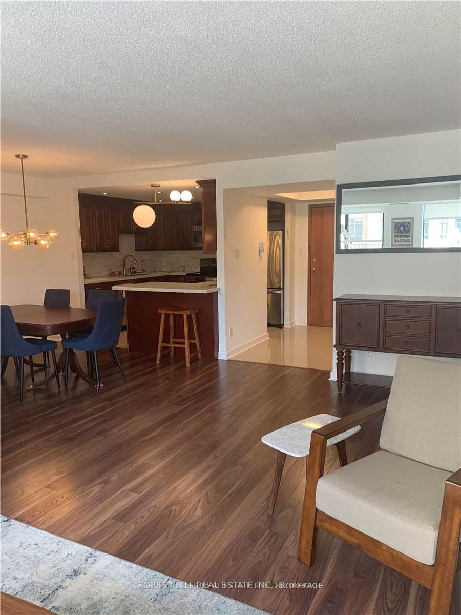 500 Glencairn Avenue 303, Toronto, ON M6B 1Z1 photo 3