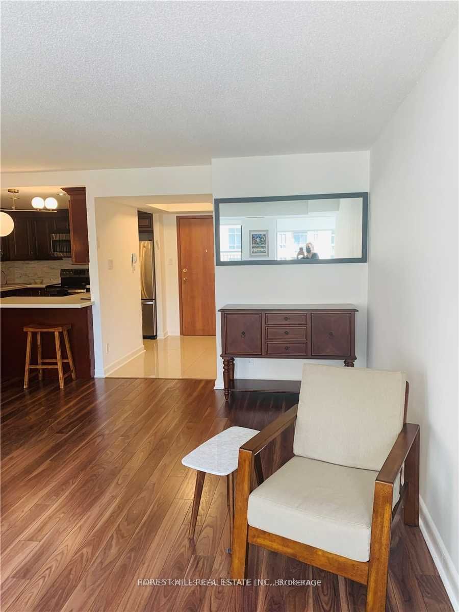 500 Glencairn Avenue 303, Toronto, ON M6B 1Z1 photo 4