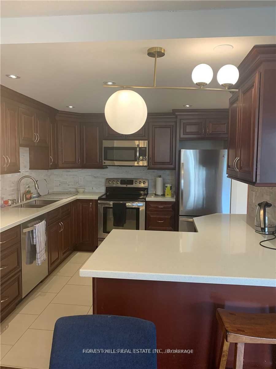 500 Glencairn Avenue 303, Toronto, ON M6B 1Z1 photo 5