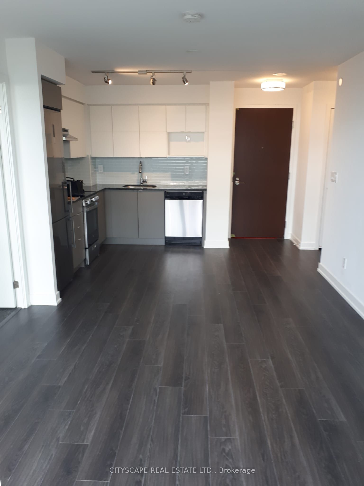 120 Varna Drive 323, Toronto, ON M6A 2M1 photo 2