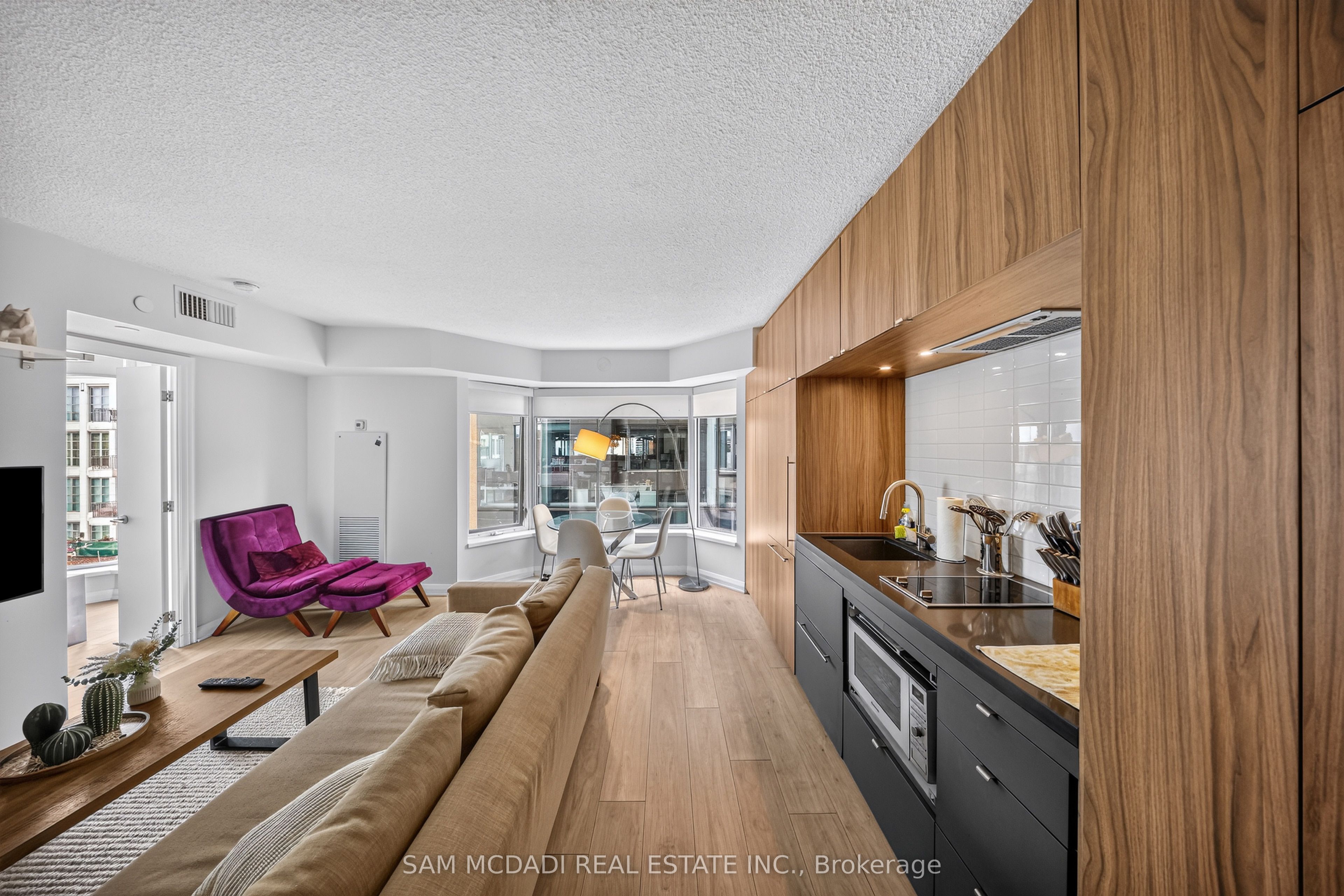 155 Yorkville Avenue 704, Toronto, ON M5R 0B4 photo 4