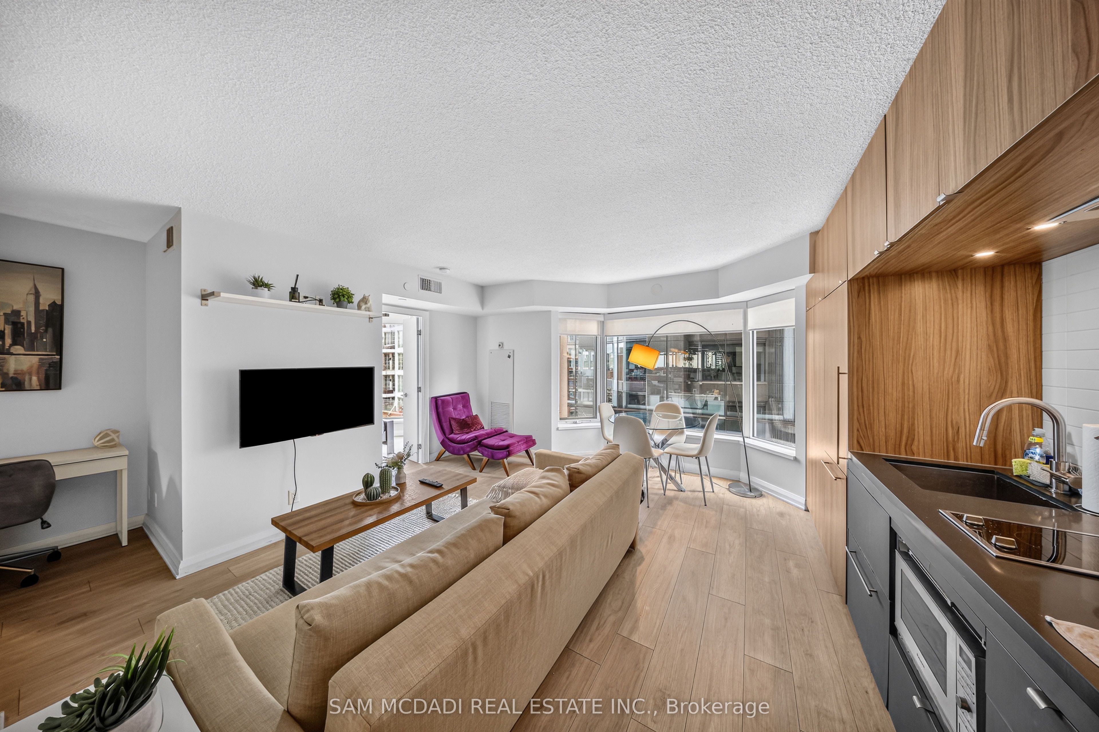 155 Yorkville Avenue 704, Toronto, ON M5R 0B4 photo 5
