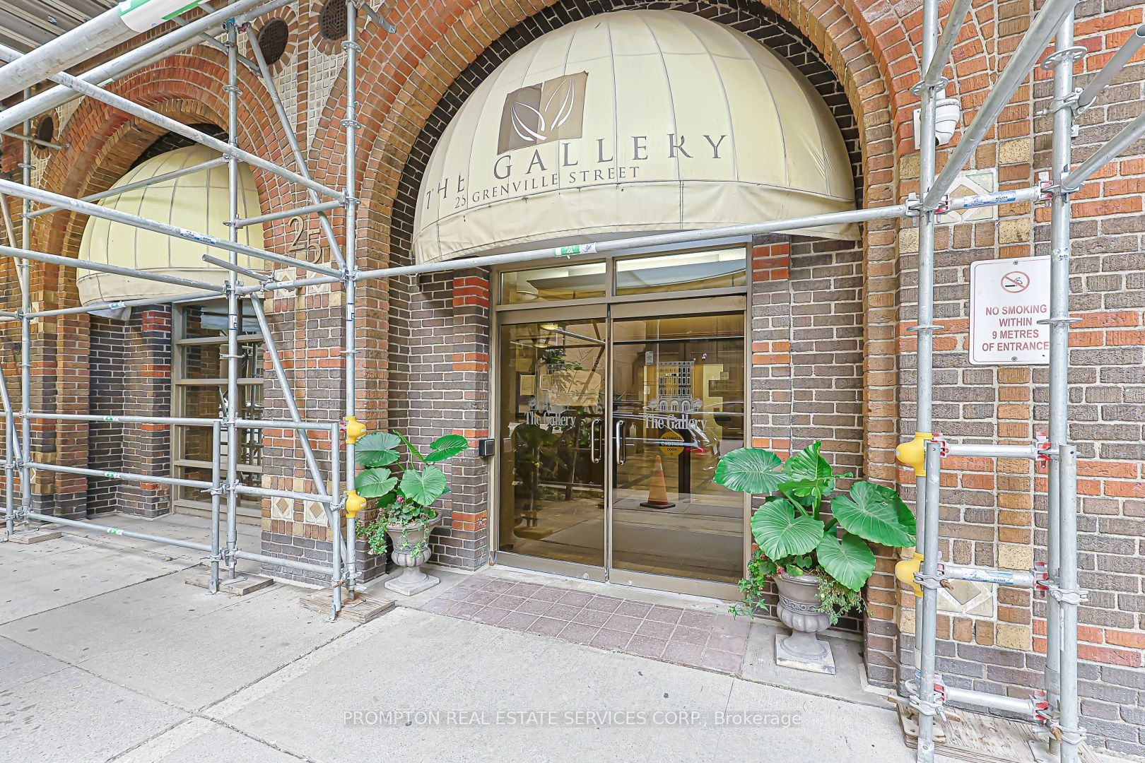 25 Grenville Street 1705, Toronto, ON M4Y 2X5 photo 2