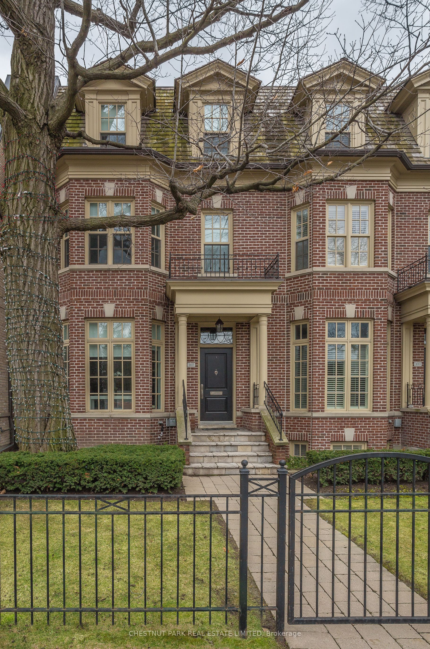 107 Lonsdale Road, Toronto, ON M4V 1W4