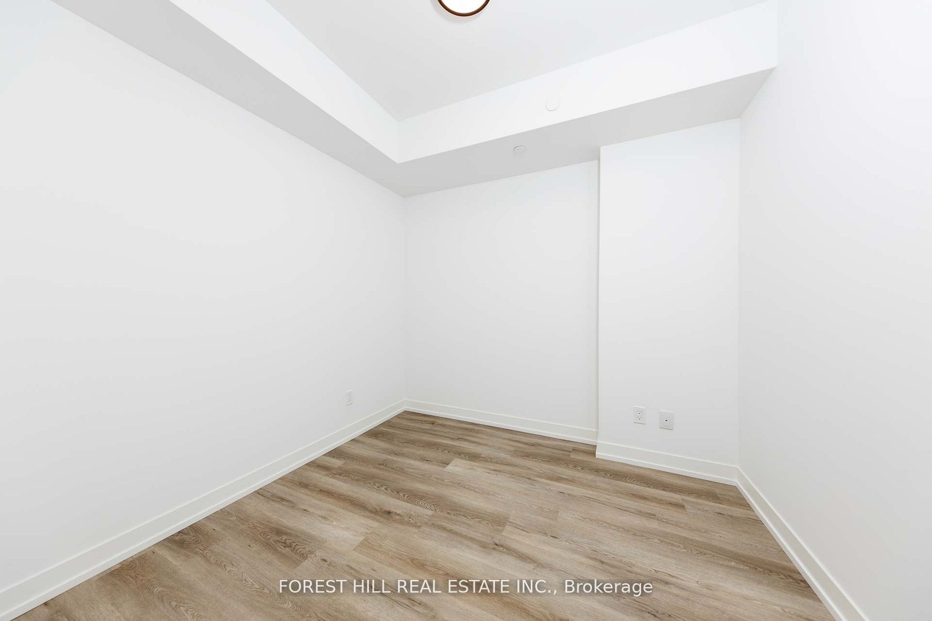 771 Yonge Street W 601, Toronto, ON M4W 2G4 photo 5