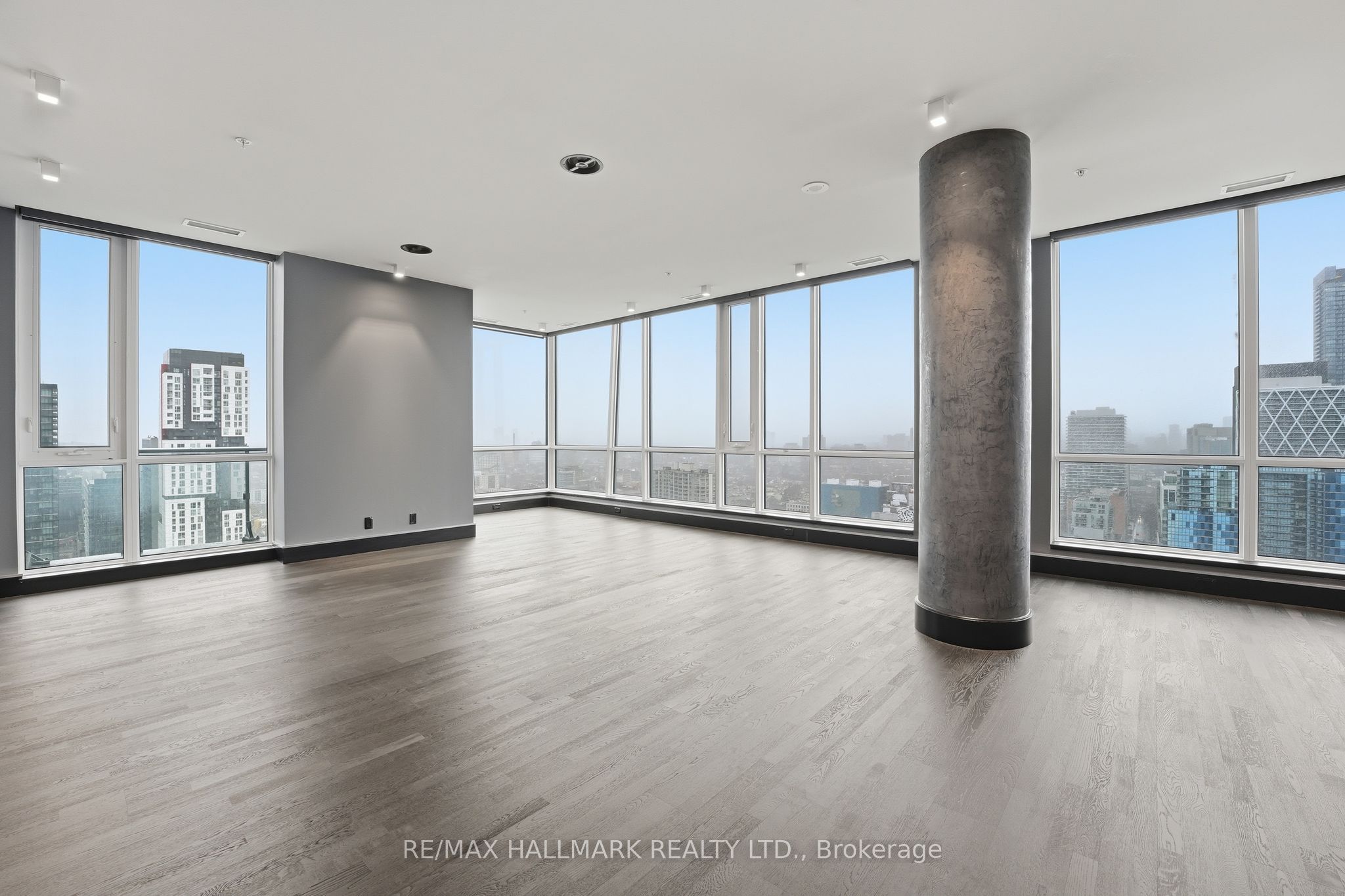 199 Richmond Street W PH101, Toronto, ON M5V 0H4 photo 2