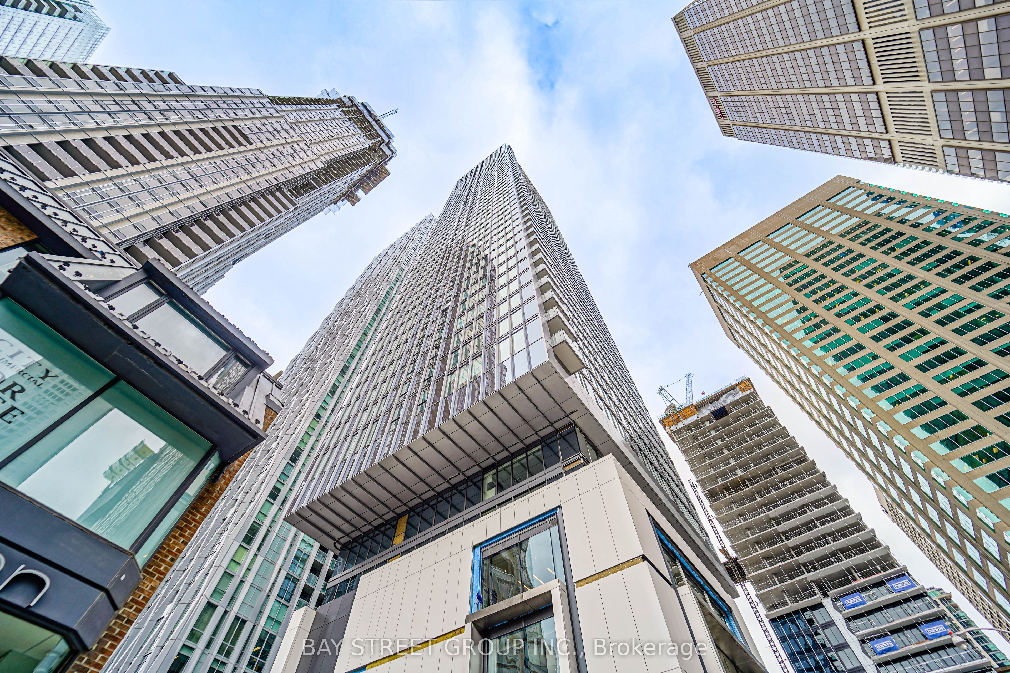 8 Cumberland Street 1909, Toronto, ON M4W 0B6
