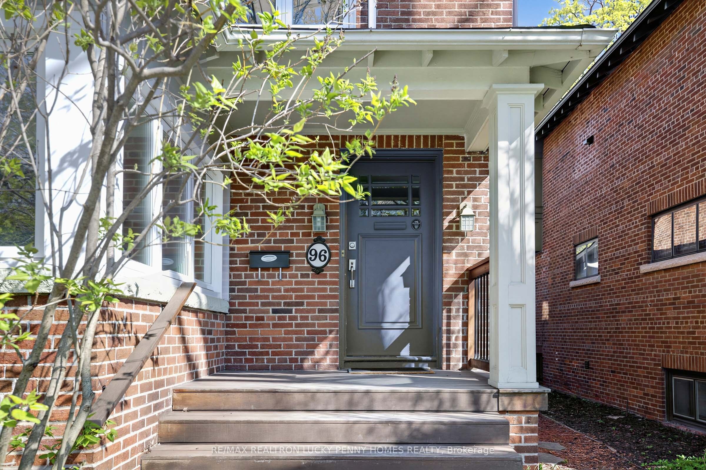 96 Whitehall Road, Toronto, ON M4W 2C7 photo 3