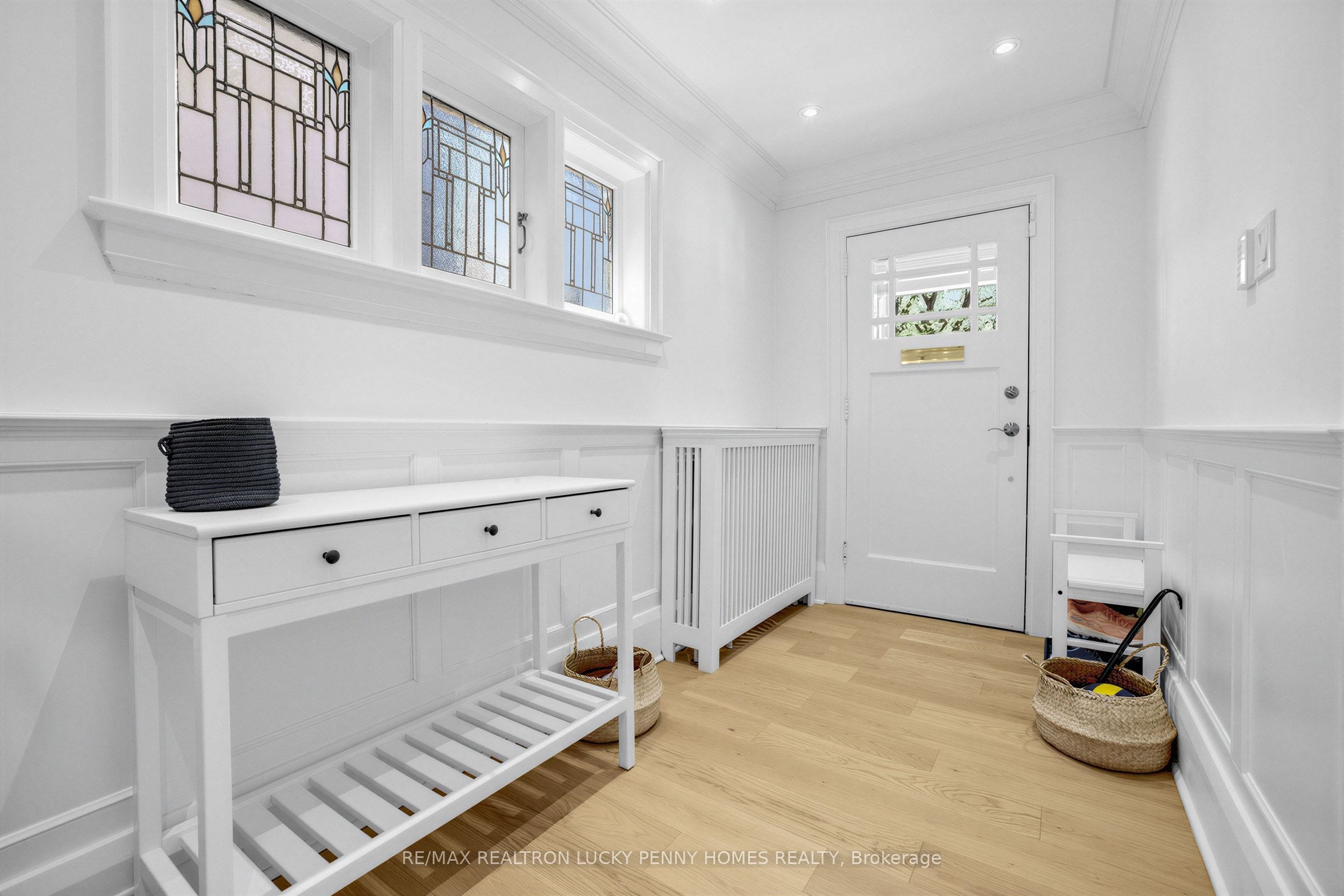 96 Whitehall Road, Toronto, ON M4W 2C7 photo 4