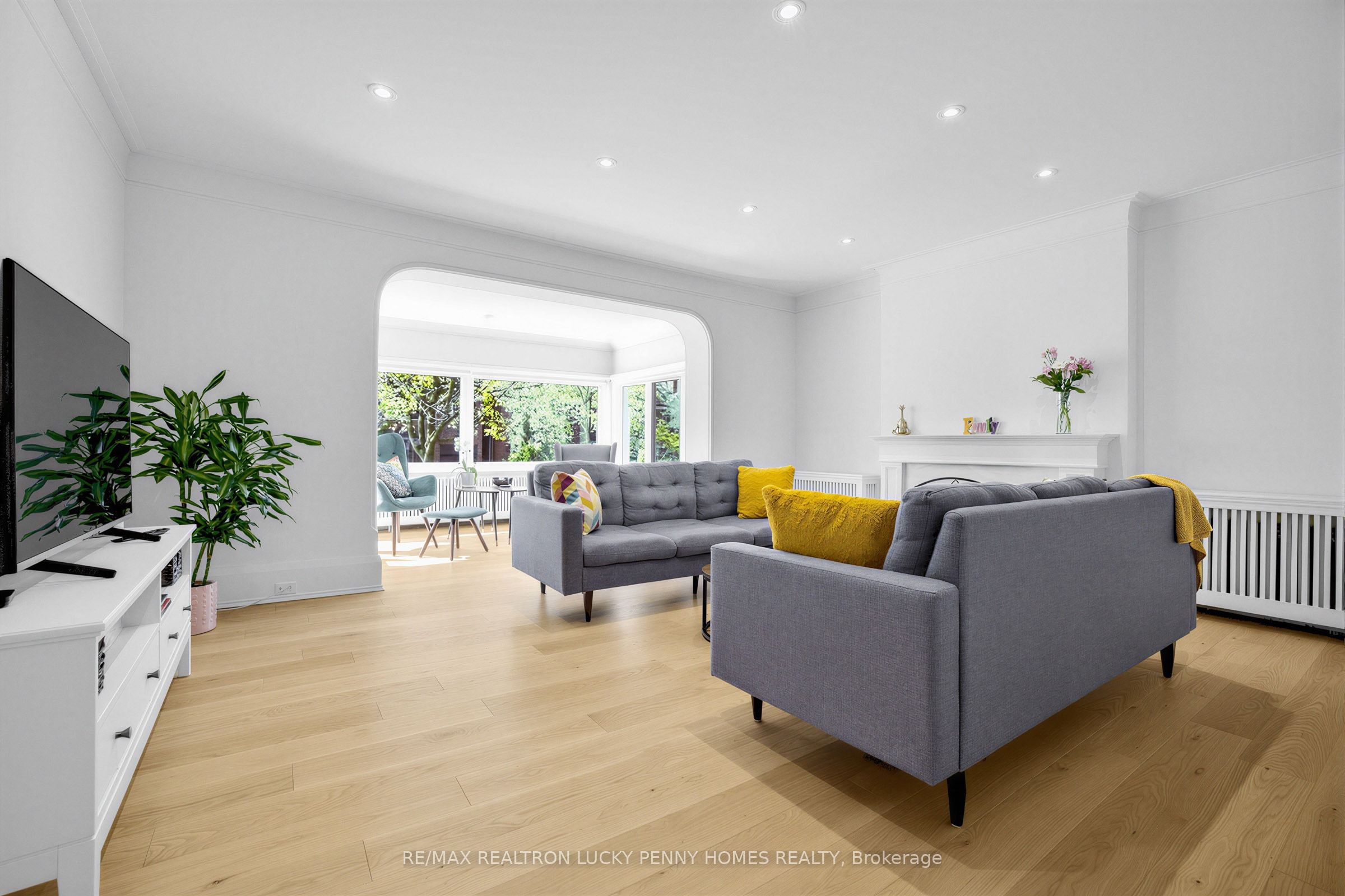 96 Whitehall Road, Toronto, ON M4W 2C7 photo 5